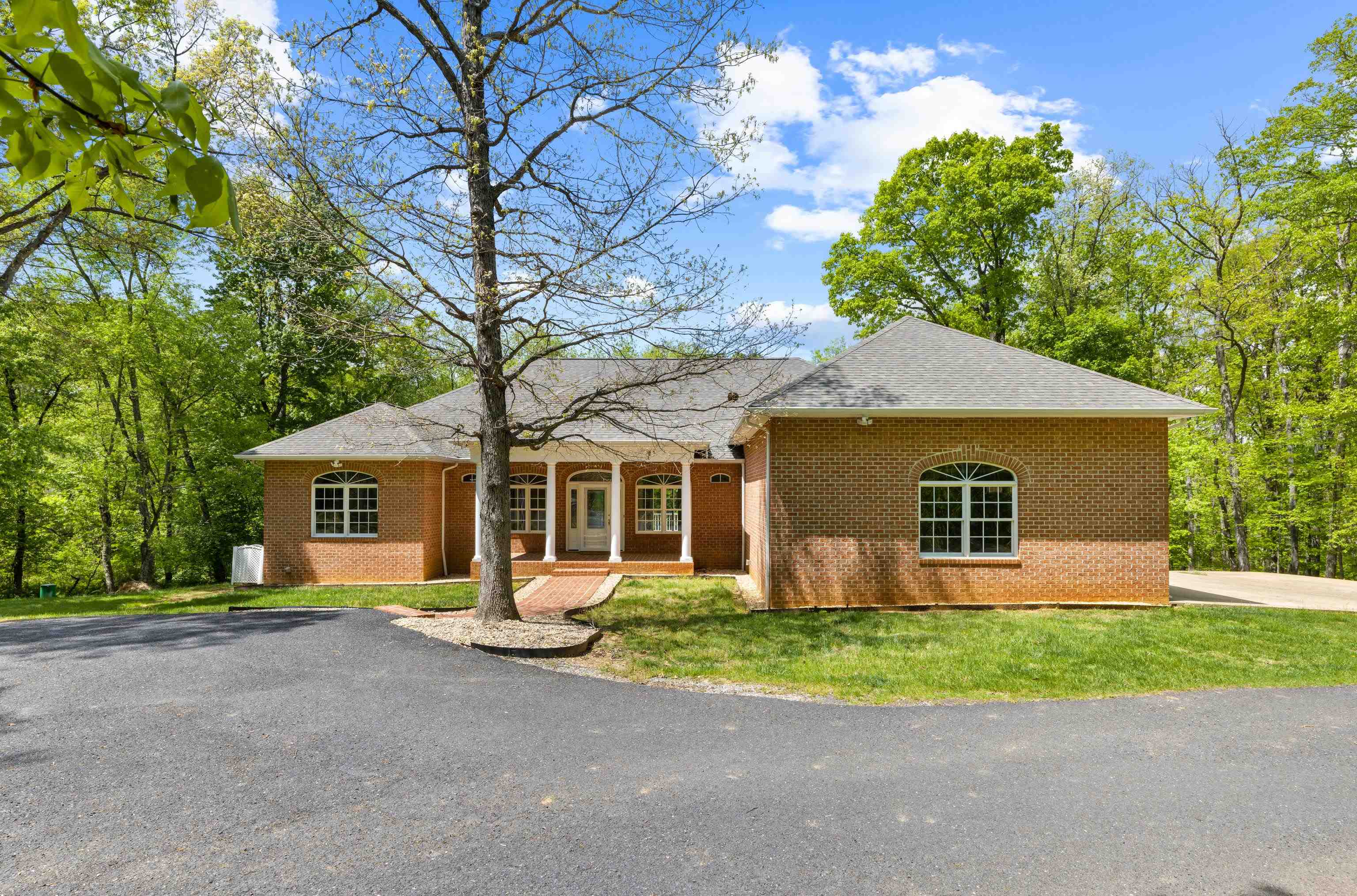 63 STONEYRIDGE LN