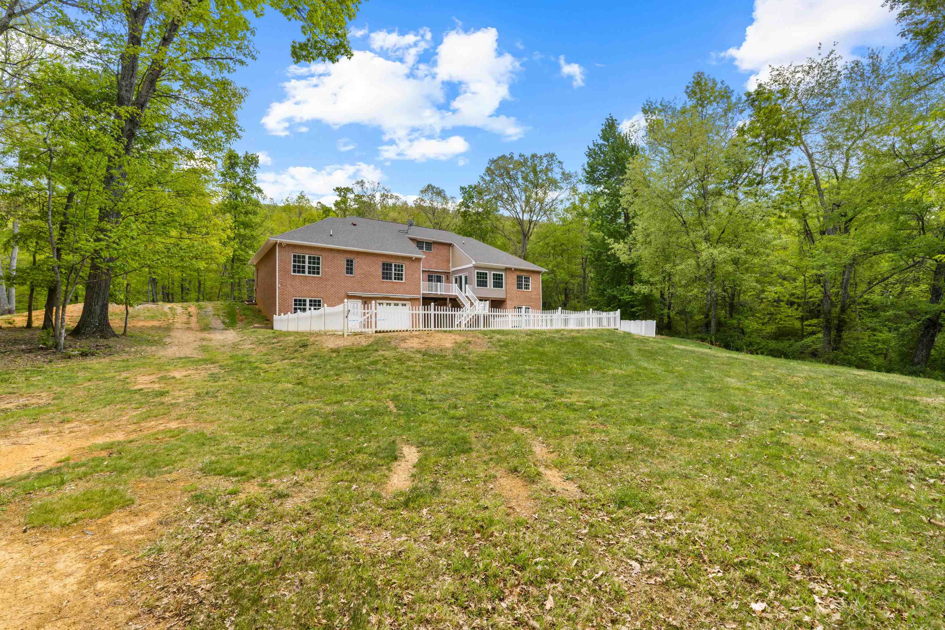 63 STONEYRIDGE LN