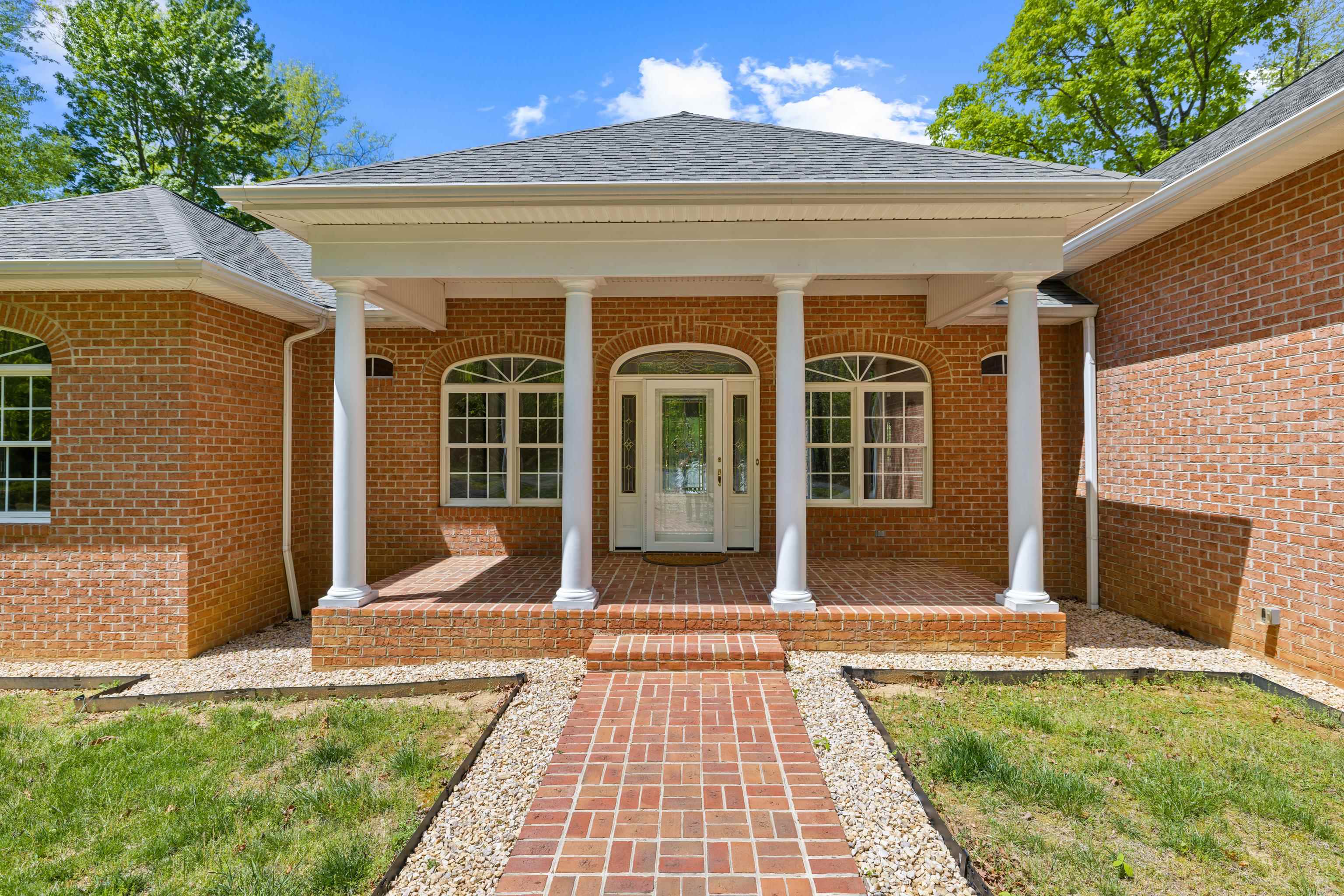 63 STONEYRIDGE LN
