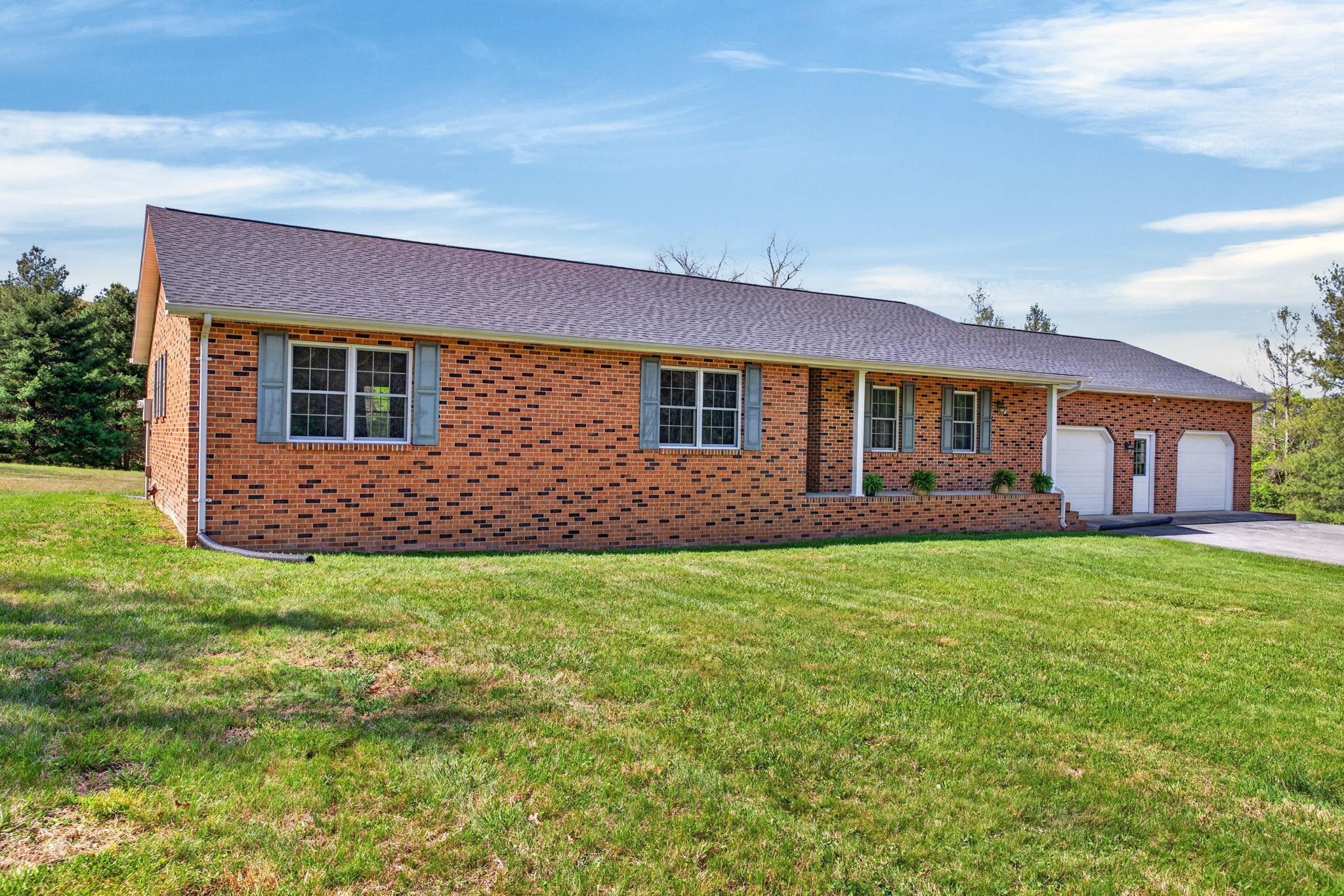 182 MIKES KNOB LN