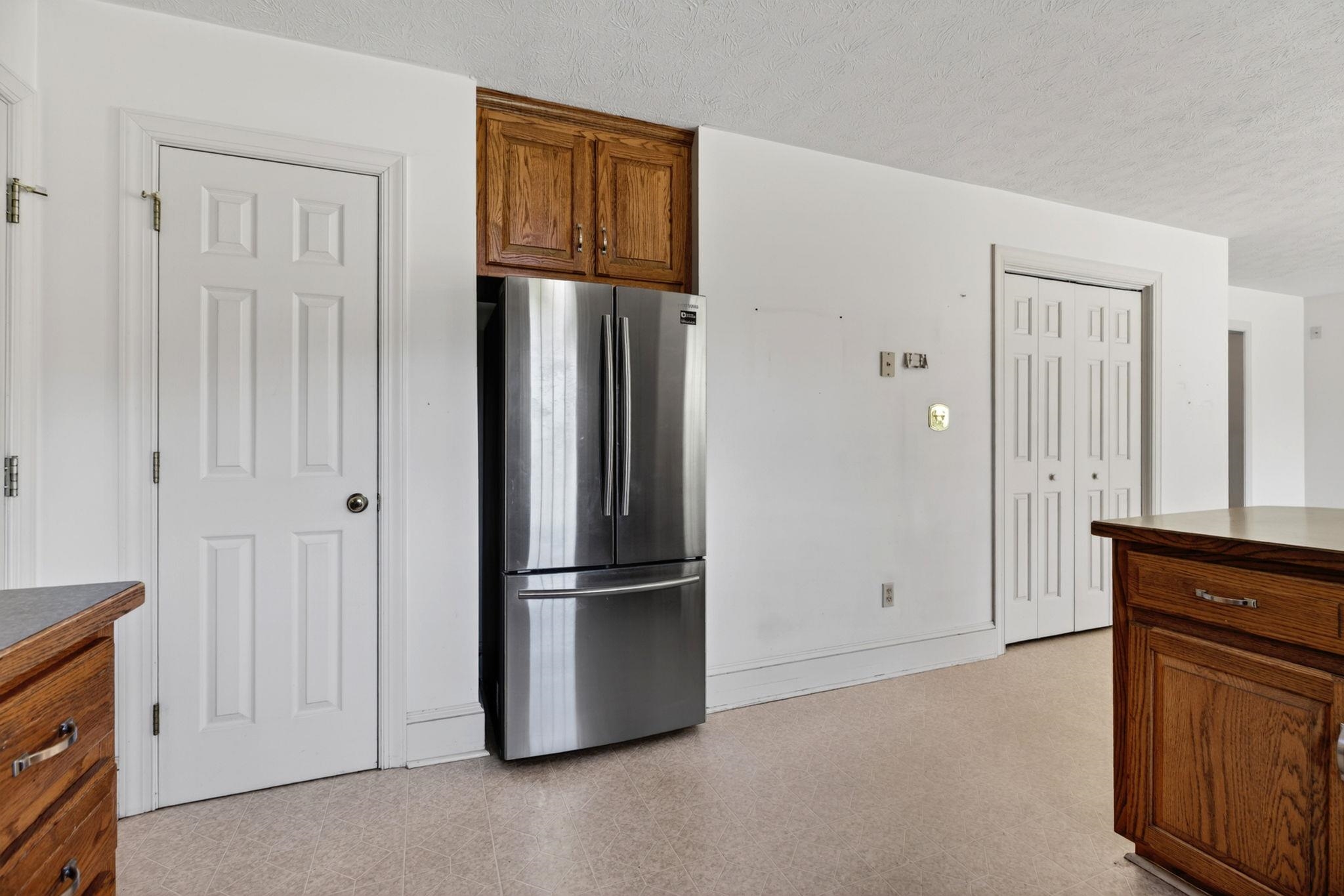 182 MIKES KNOB LN