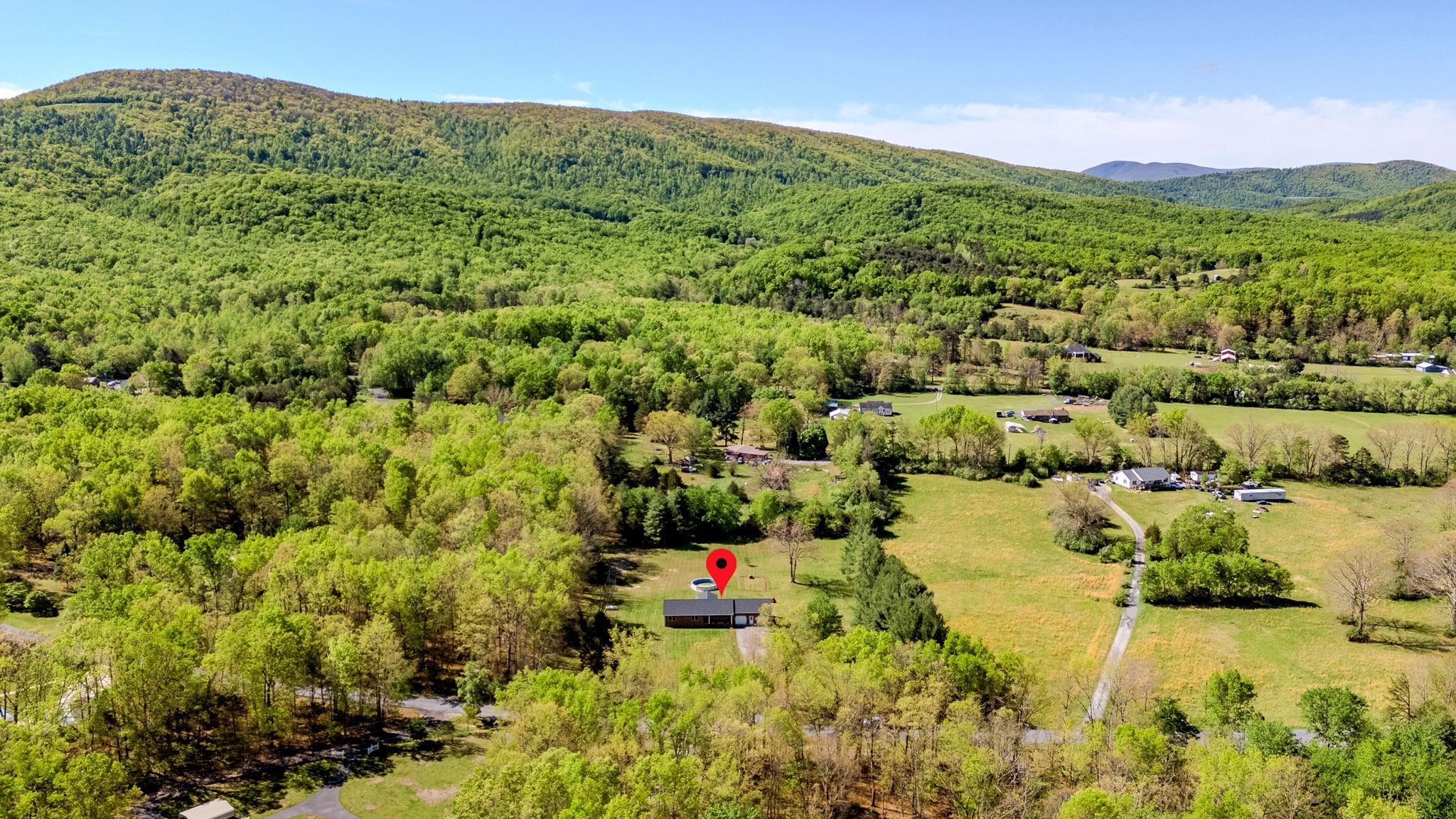 182 MIKES KNOB LN