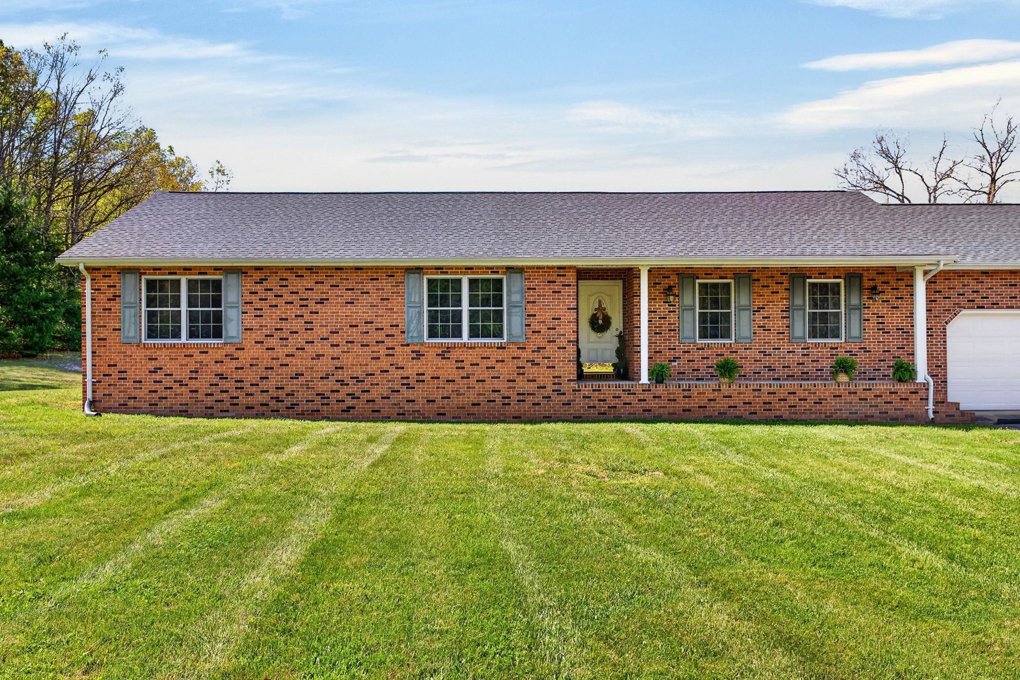 182 MIKES KNOB LN