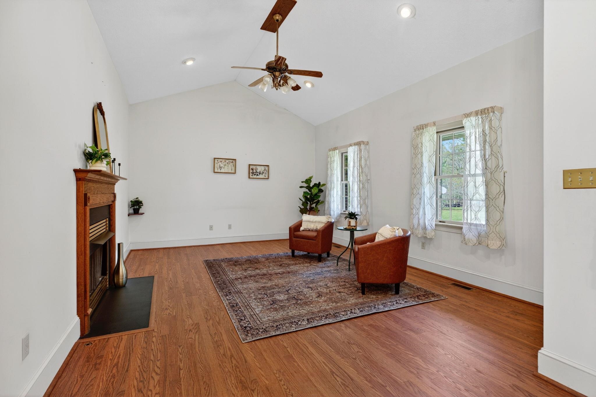 182 MIKES KNOB LN