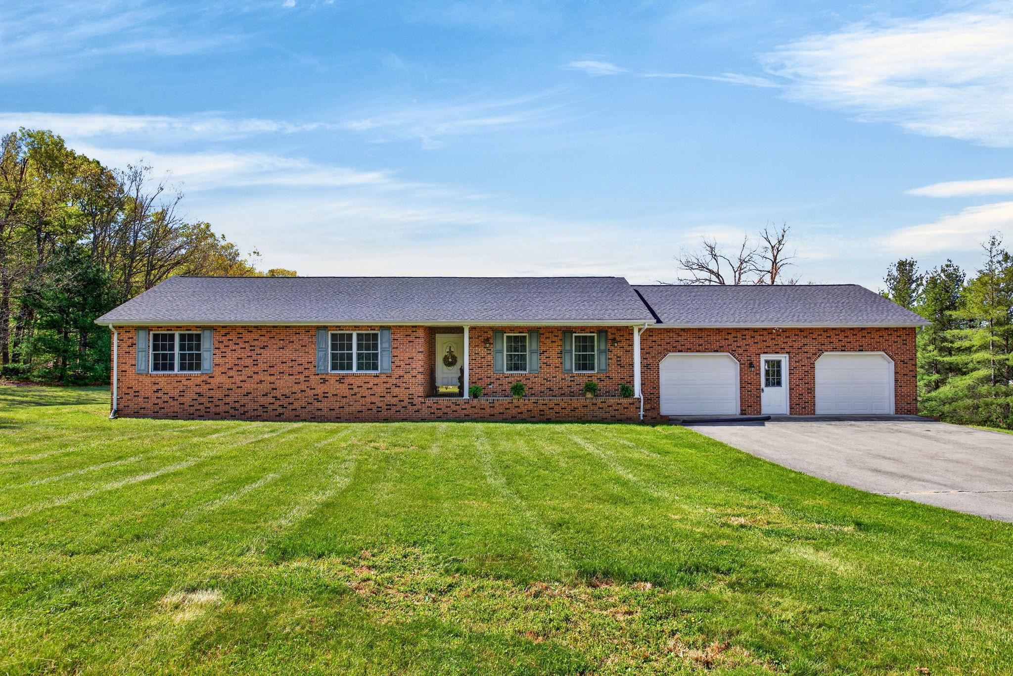 182 MIKES KNOB LN