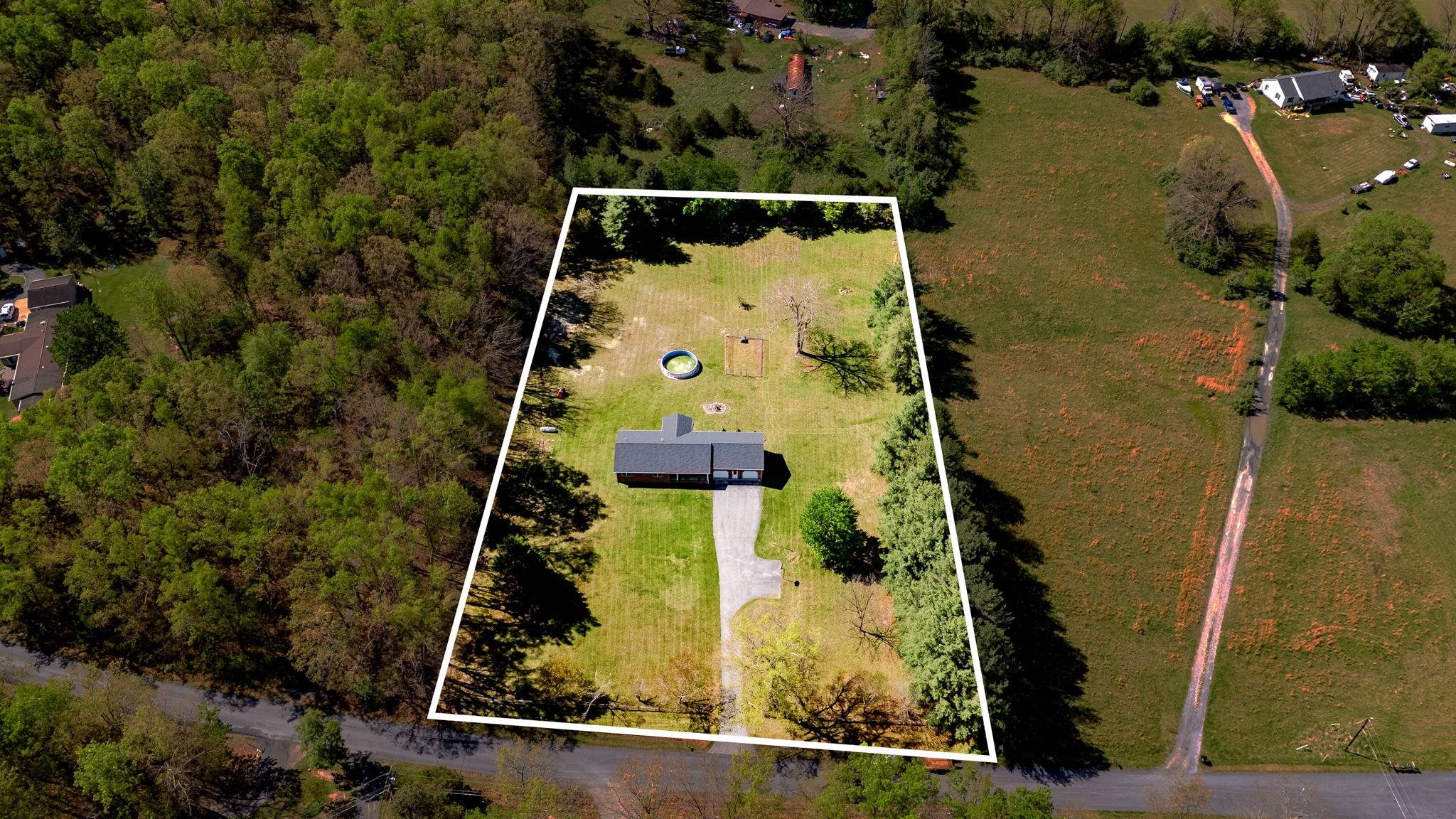 182 MIKES KNOB LN