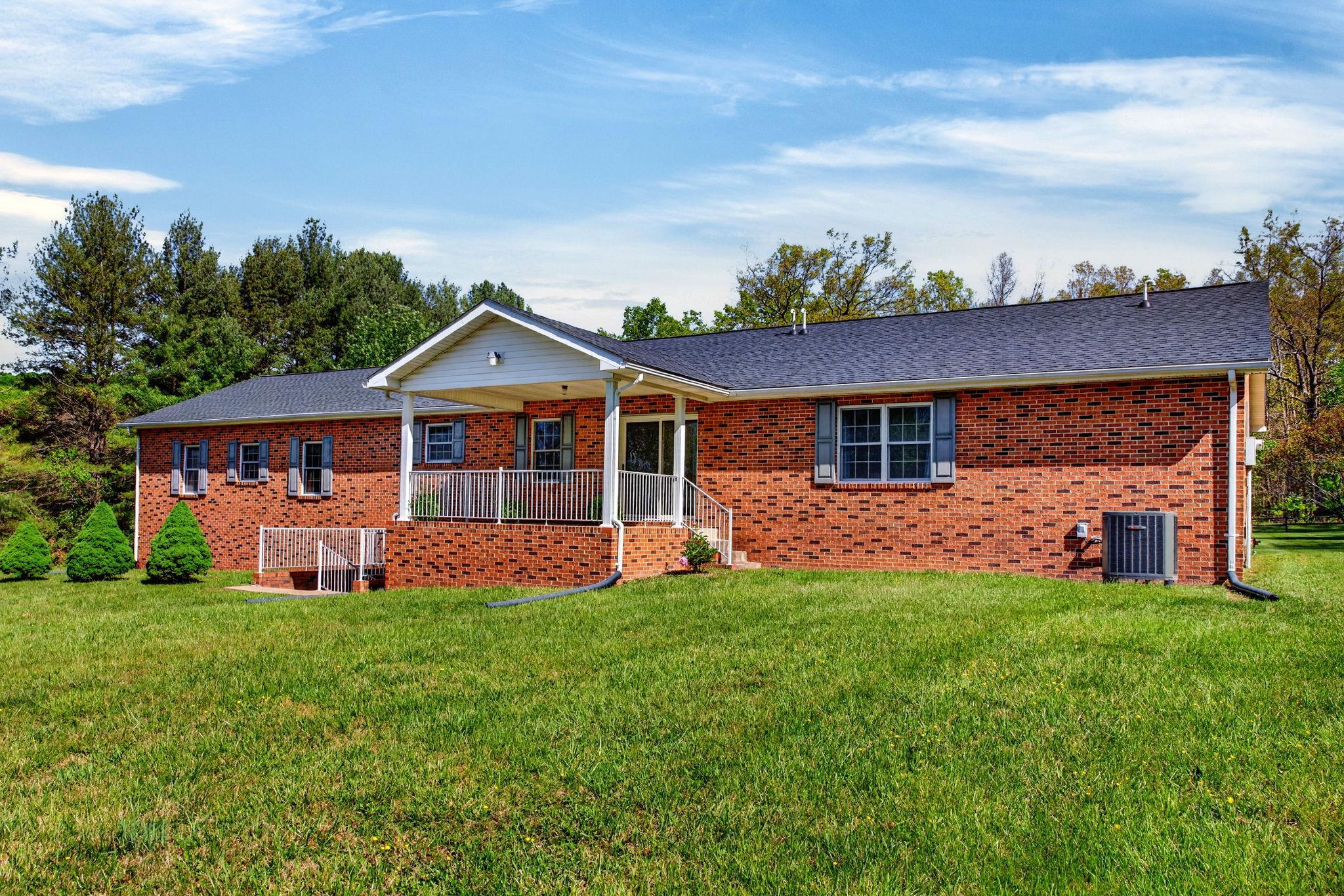182 MIKES KNOB LN