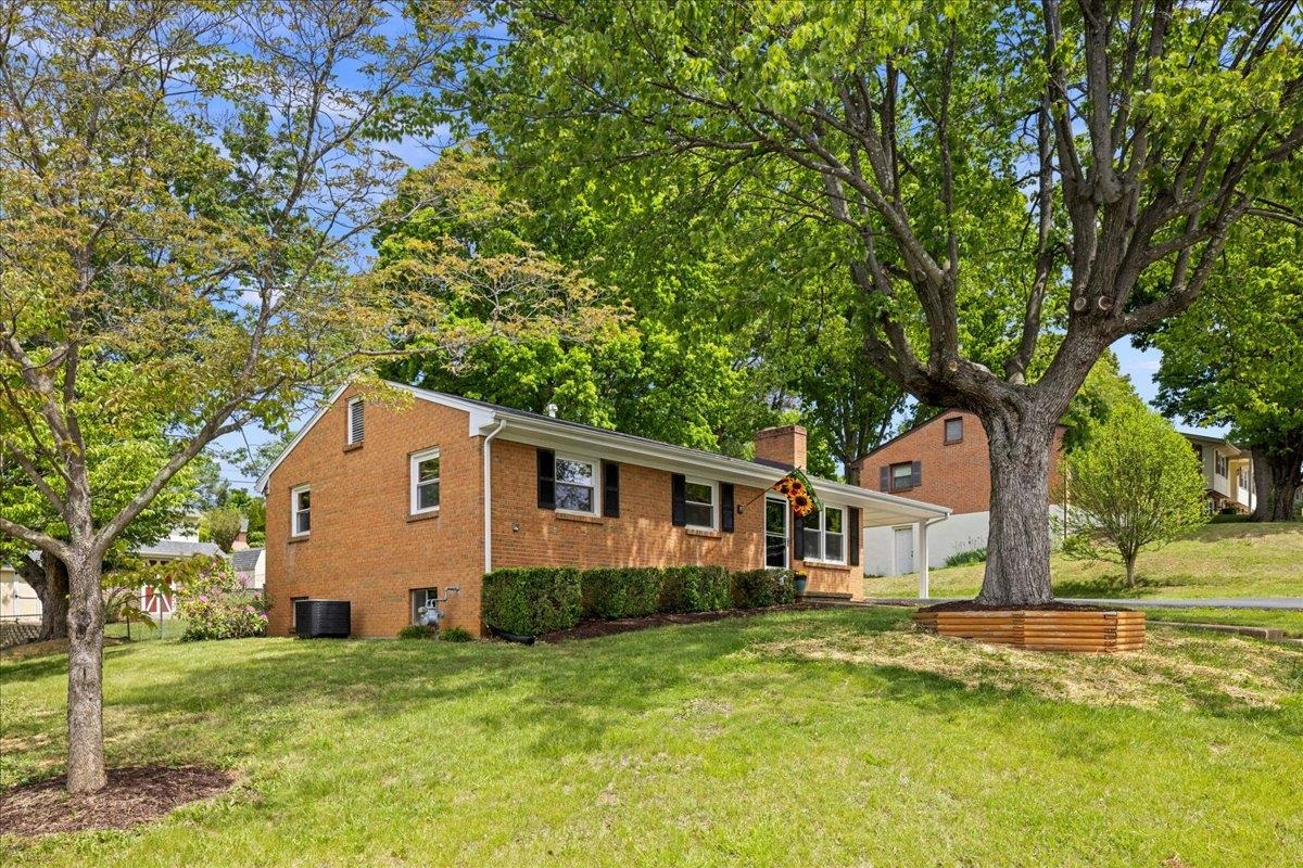 84 HUDSON AVE