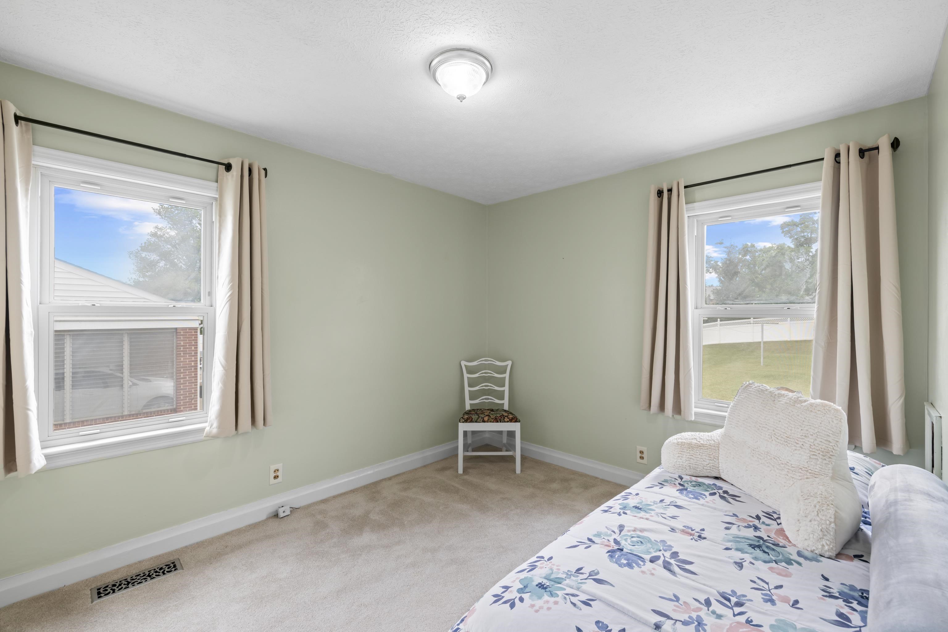 118 STUART AVE