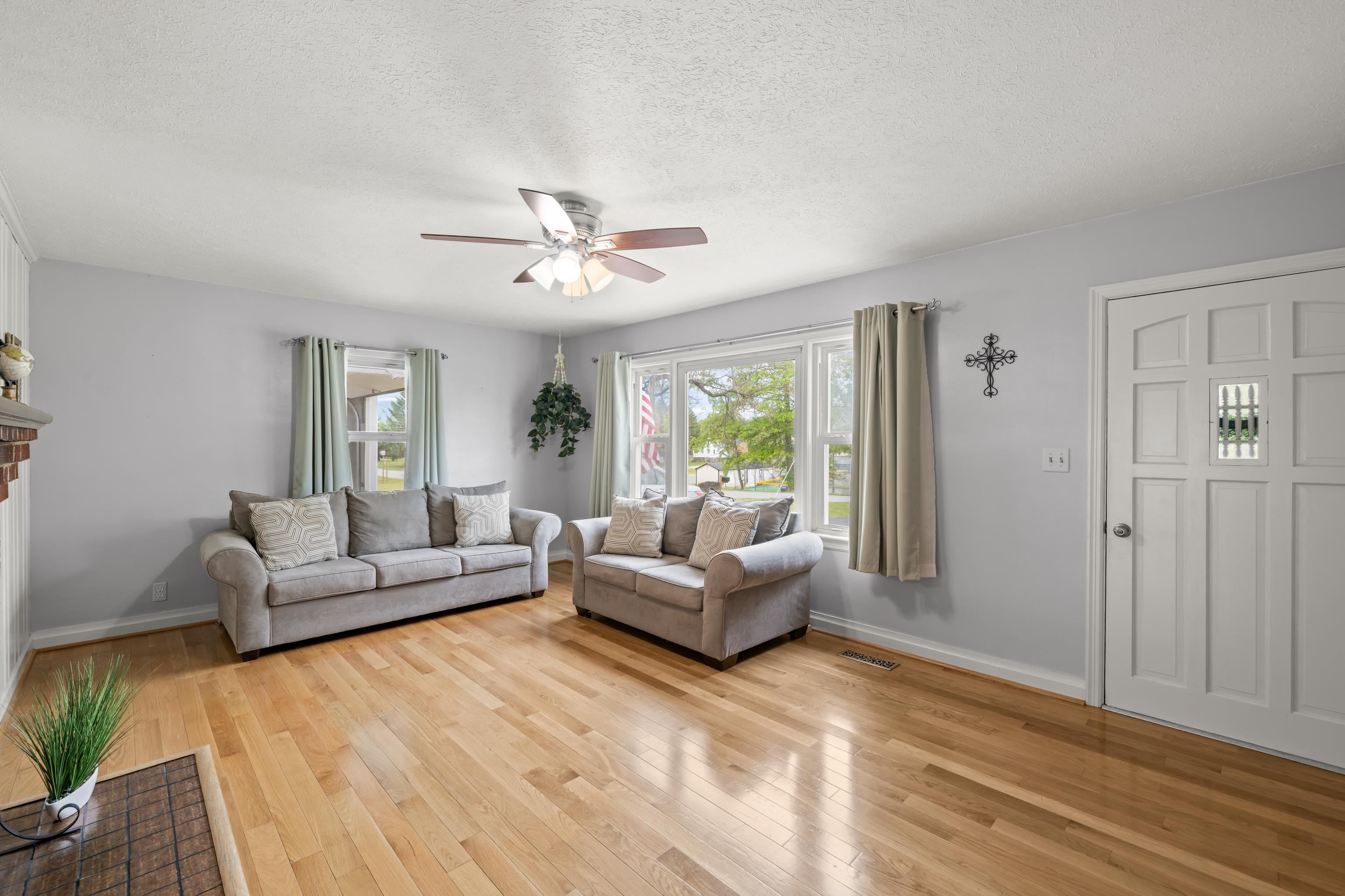 118 STUART AVE