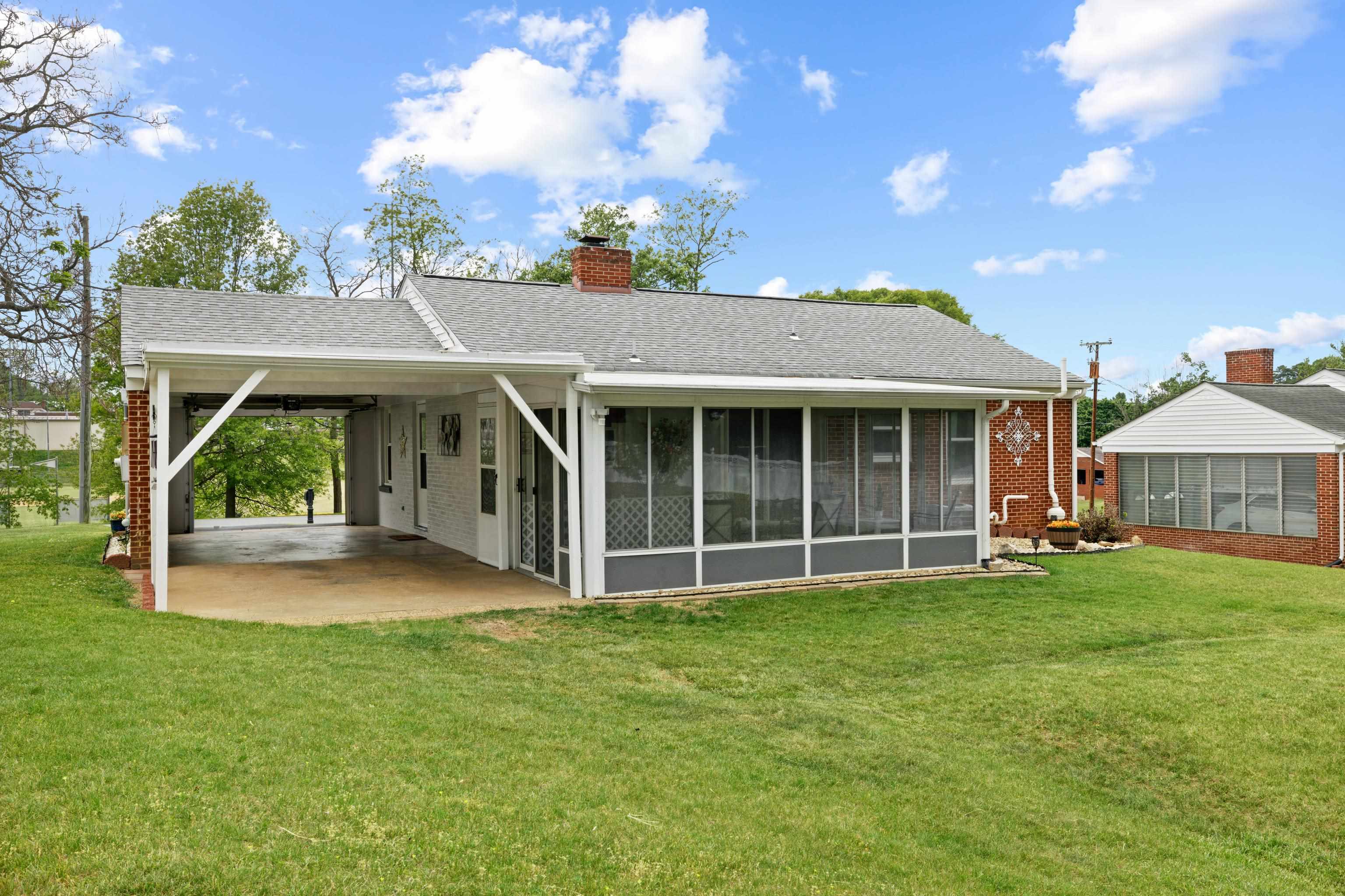 118 STUART AVE
