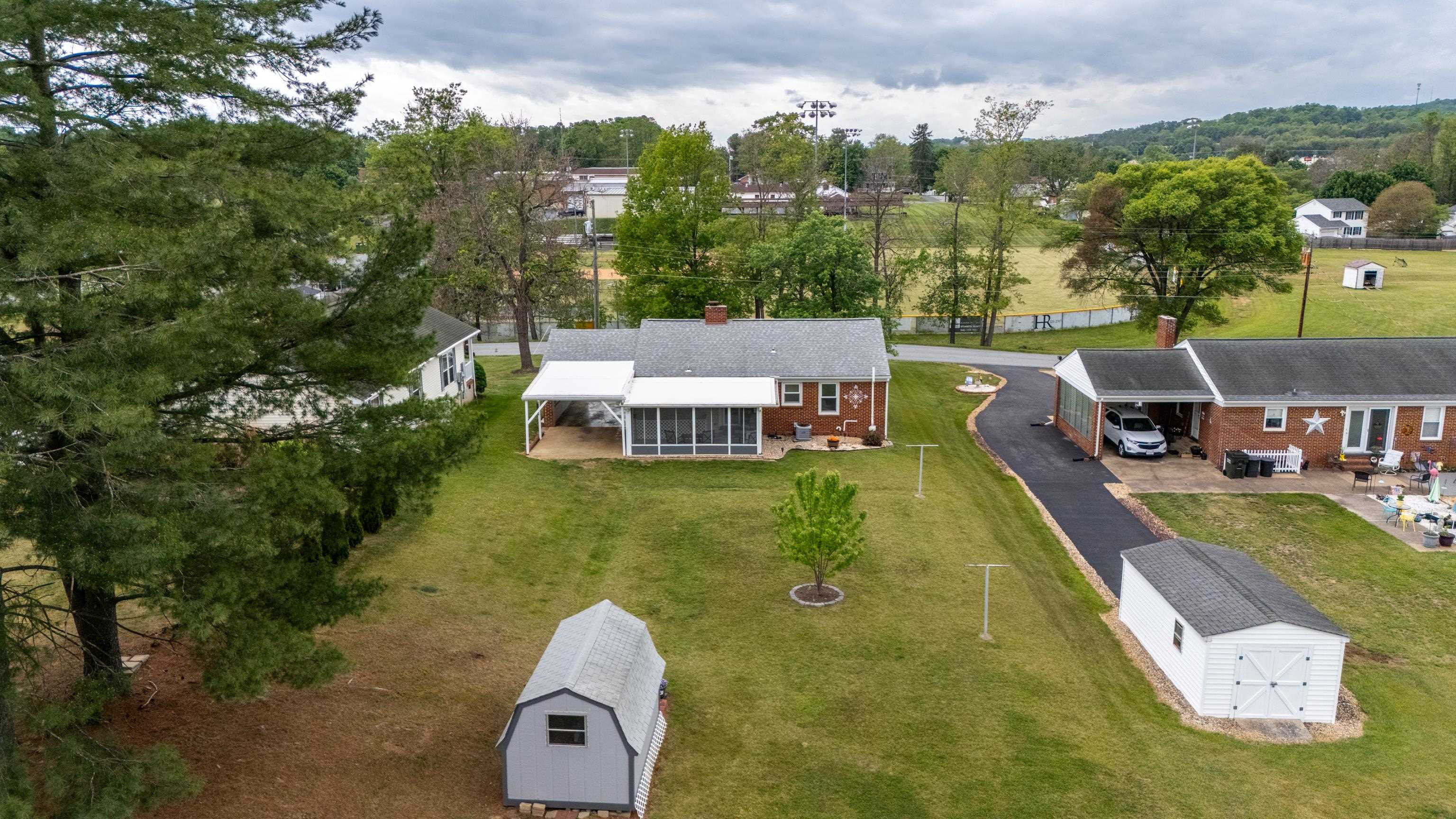 118 STUART AVE