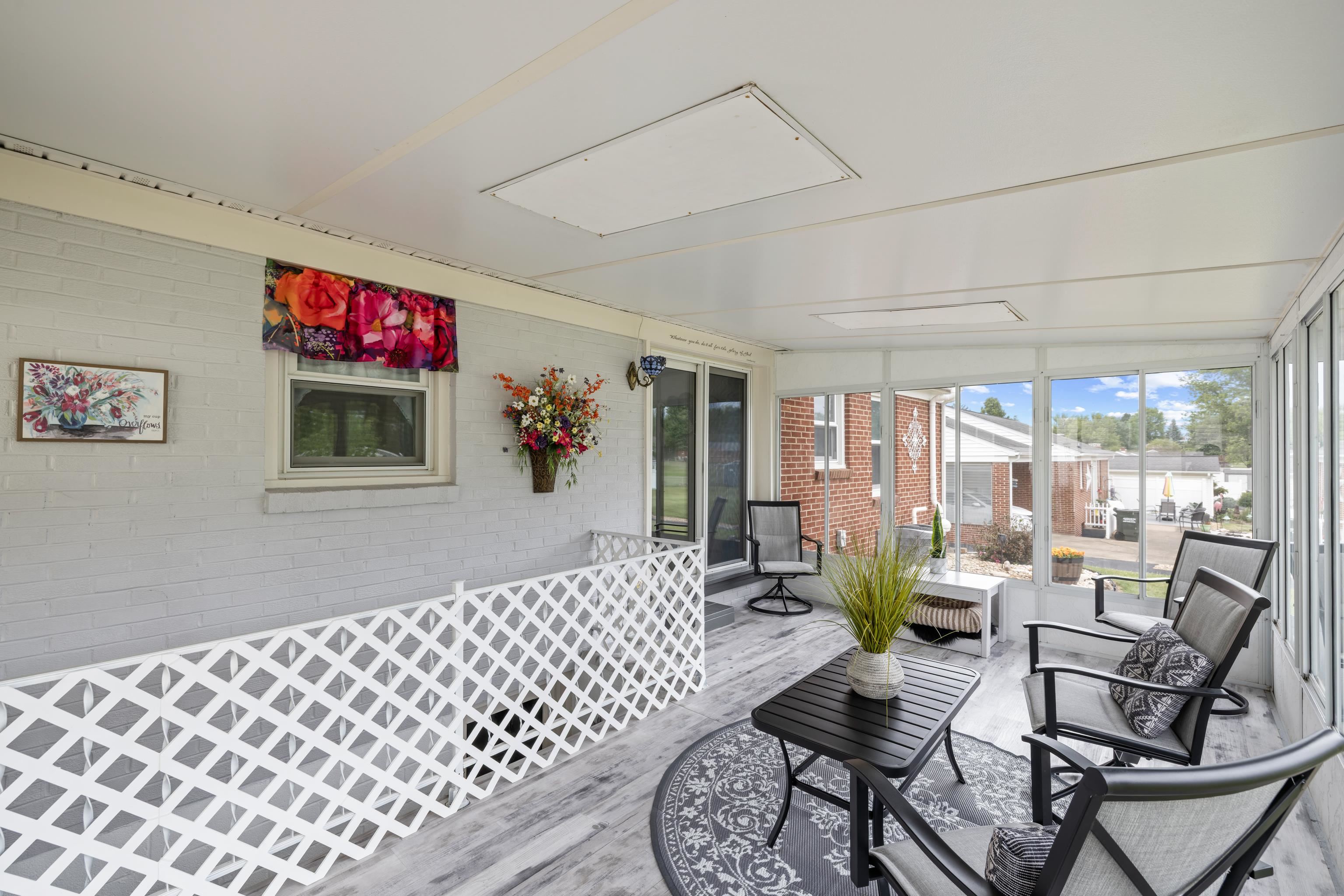 118 STUART AVE
