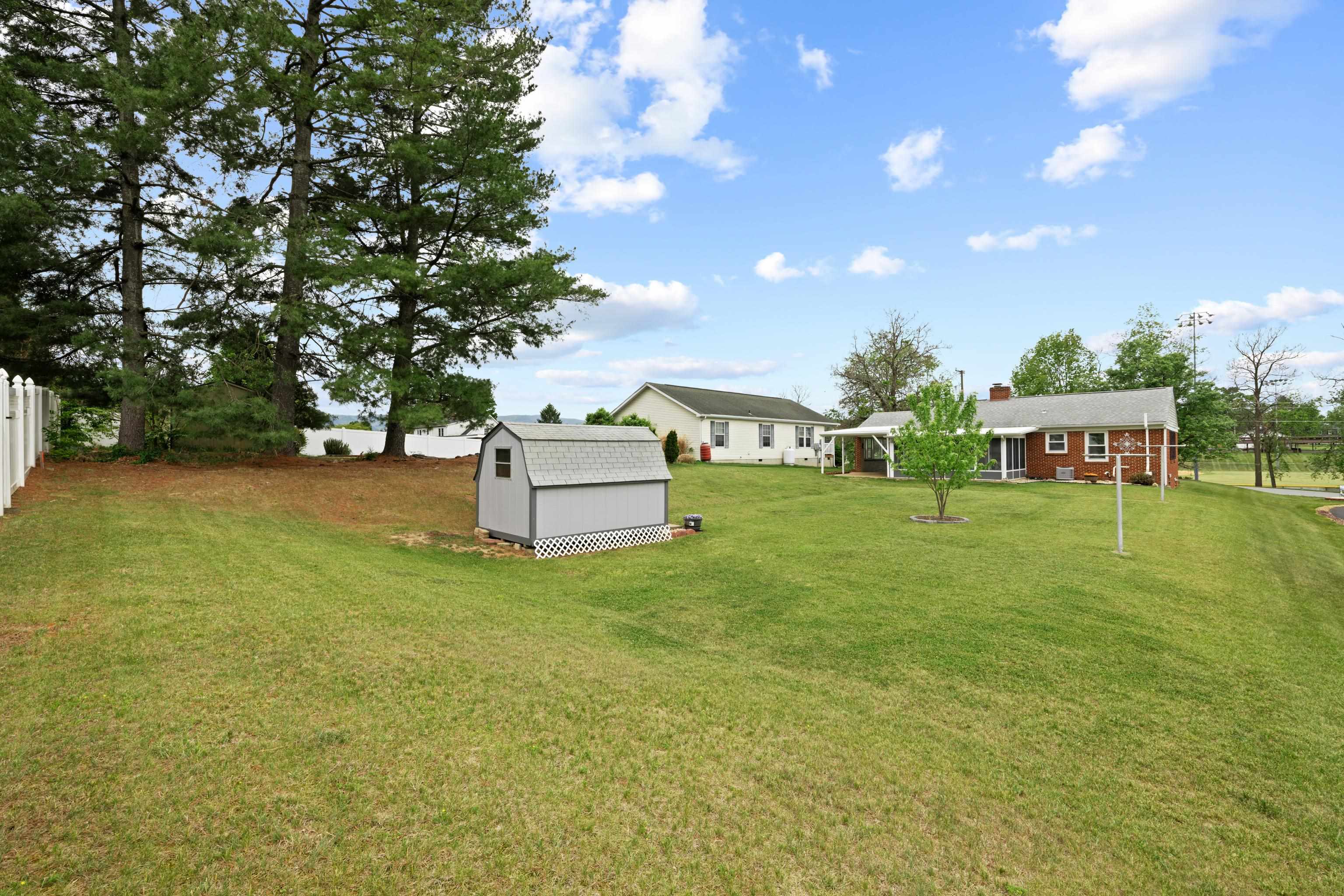 118 STUART AVE