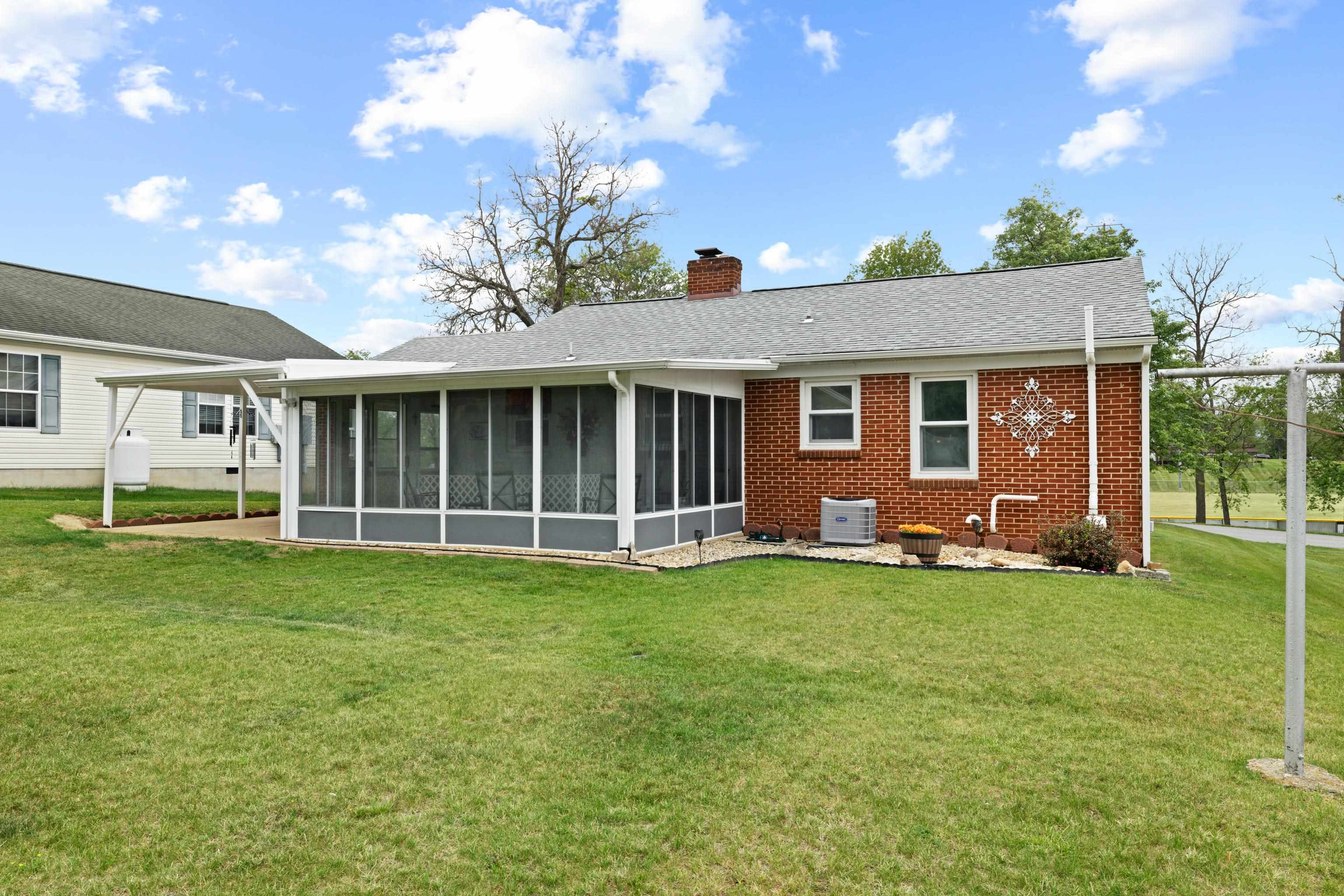 118 STUART AVE