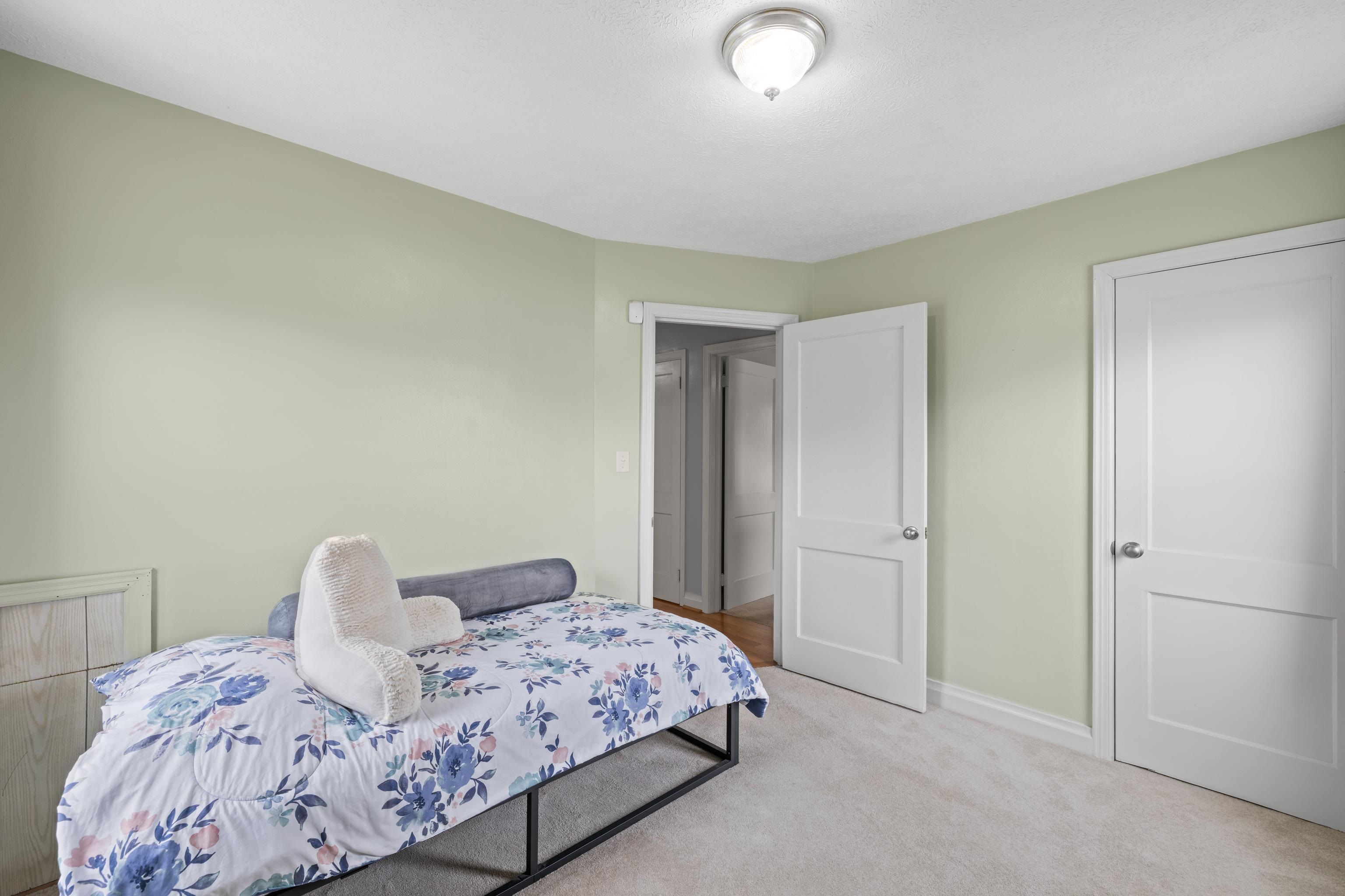 118 STUART AVE