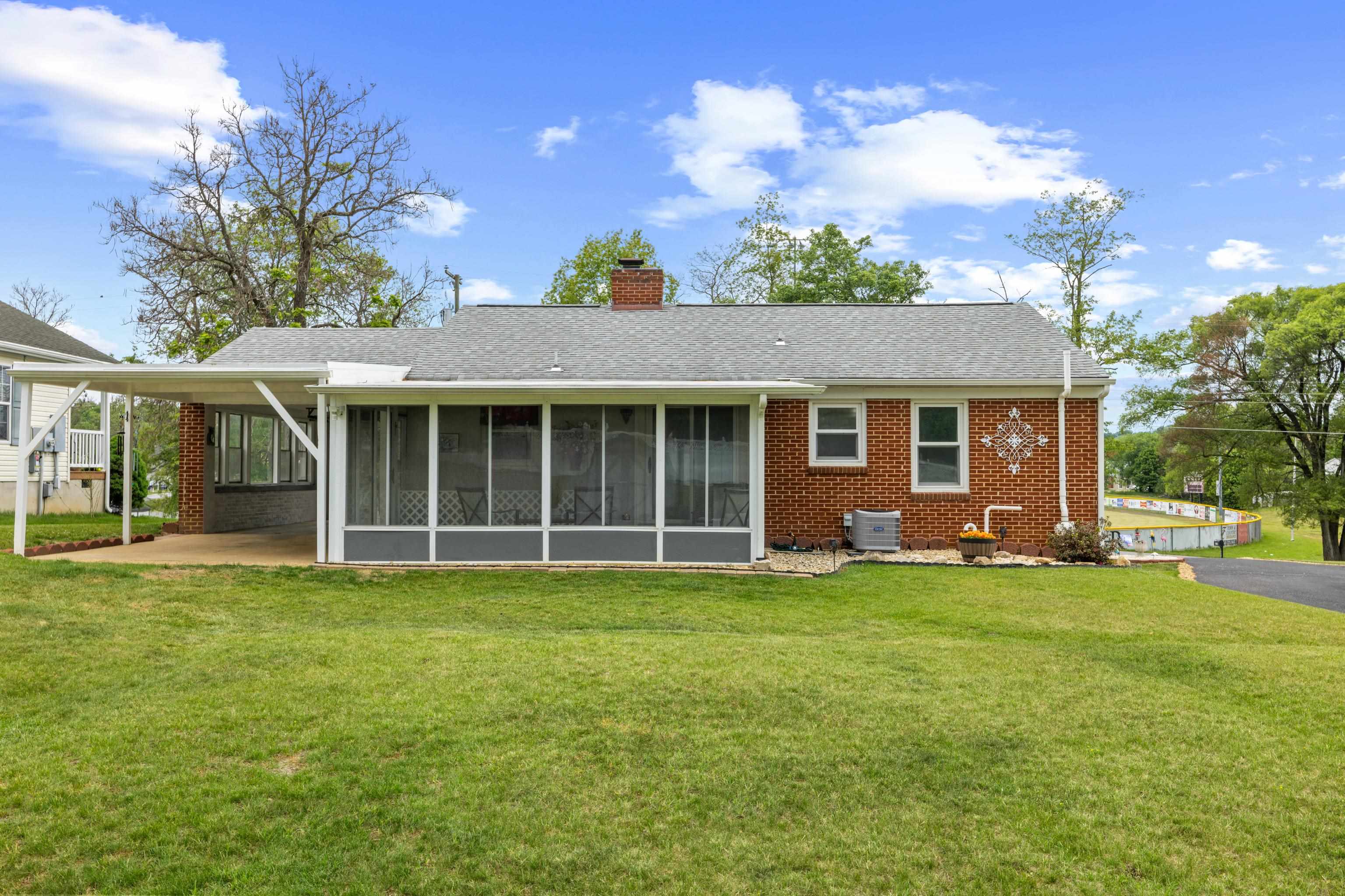 118 STUART AVE