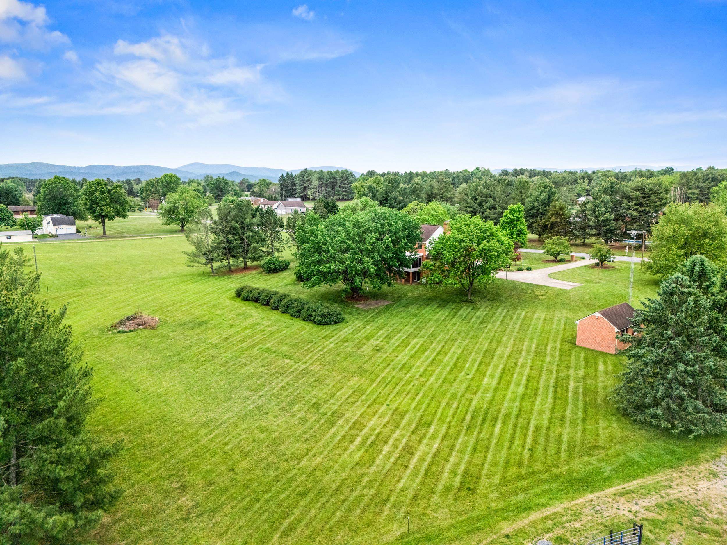 32 HENKEL RD