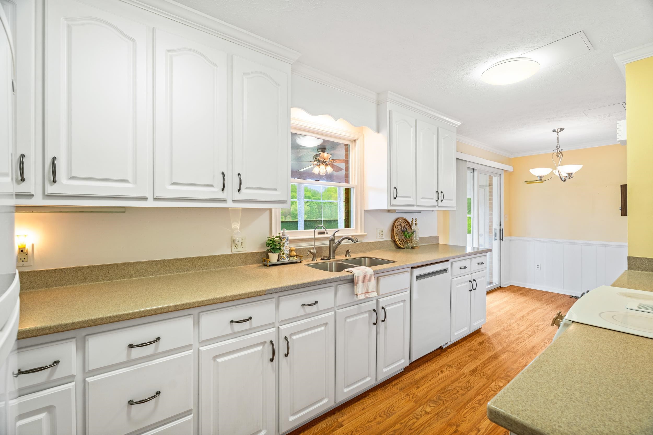 32 HENKEL RD