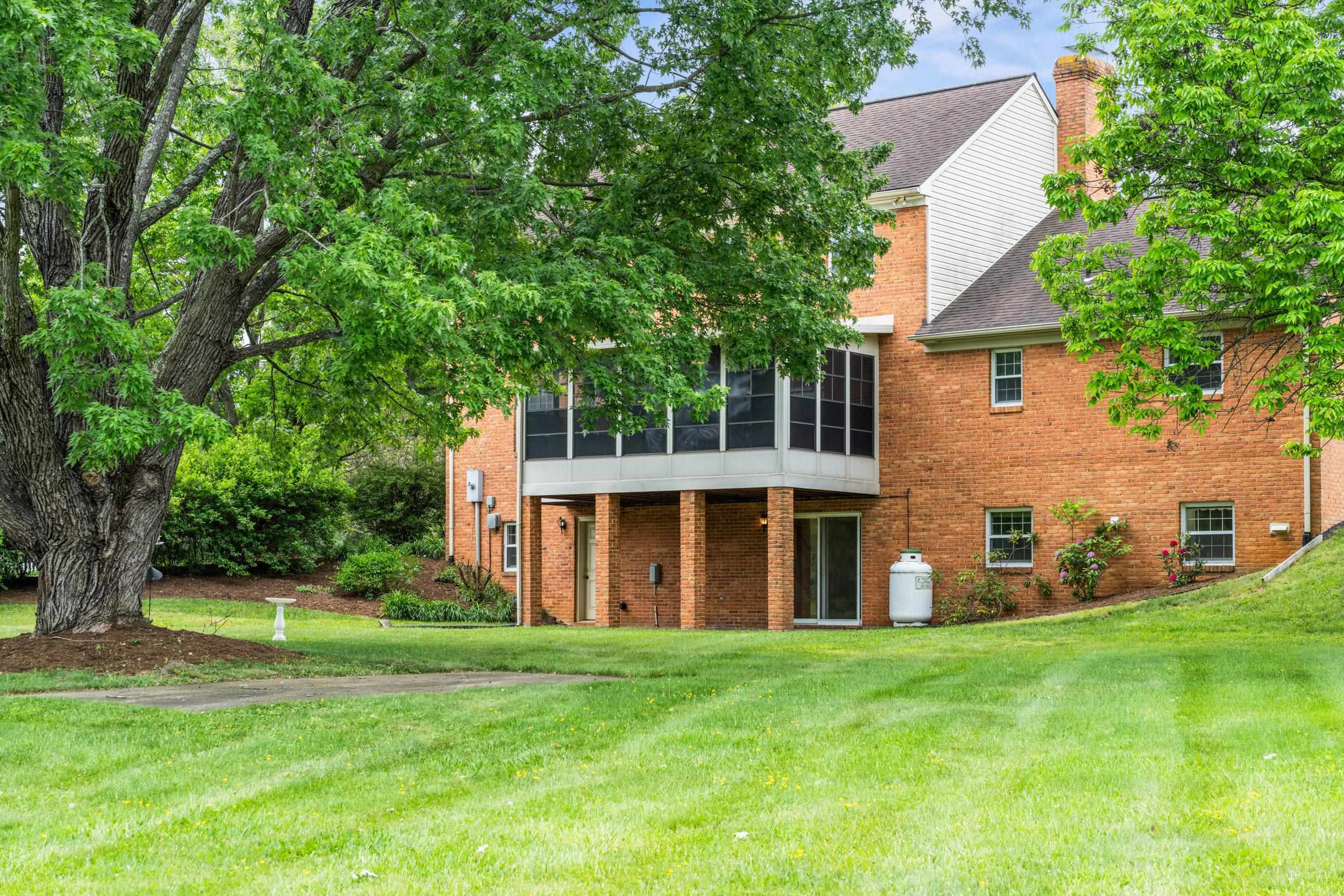 32 HENKEL RD