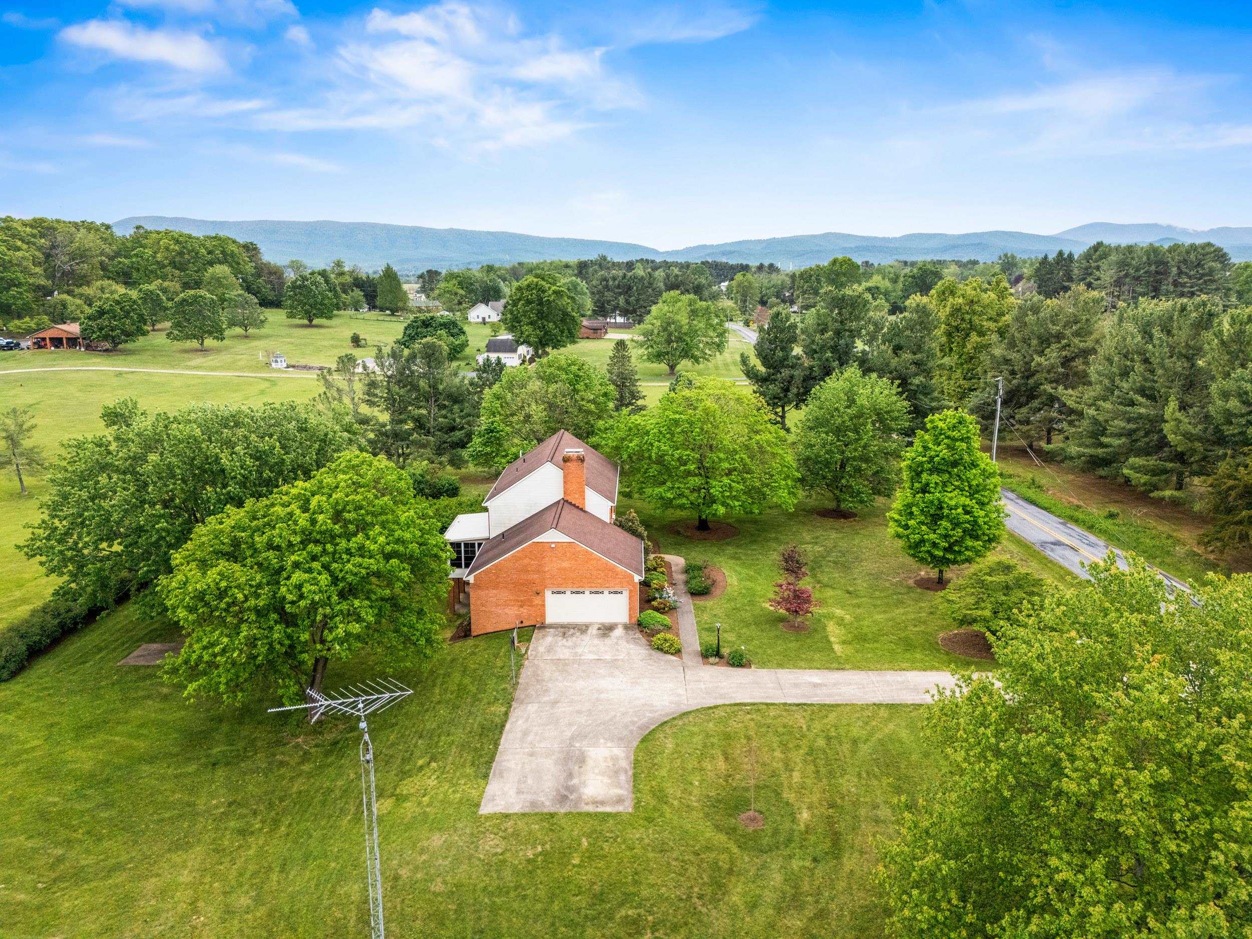 32 HENKEL RD