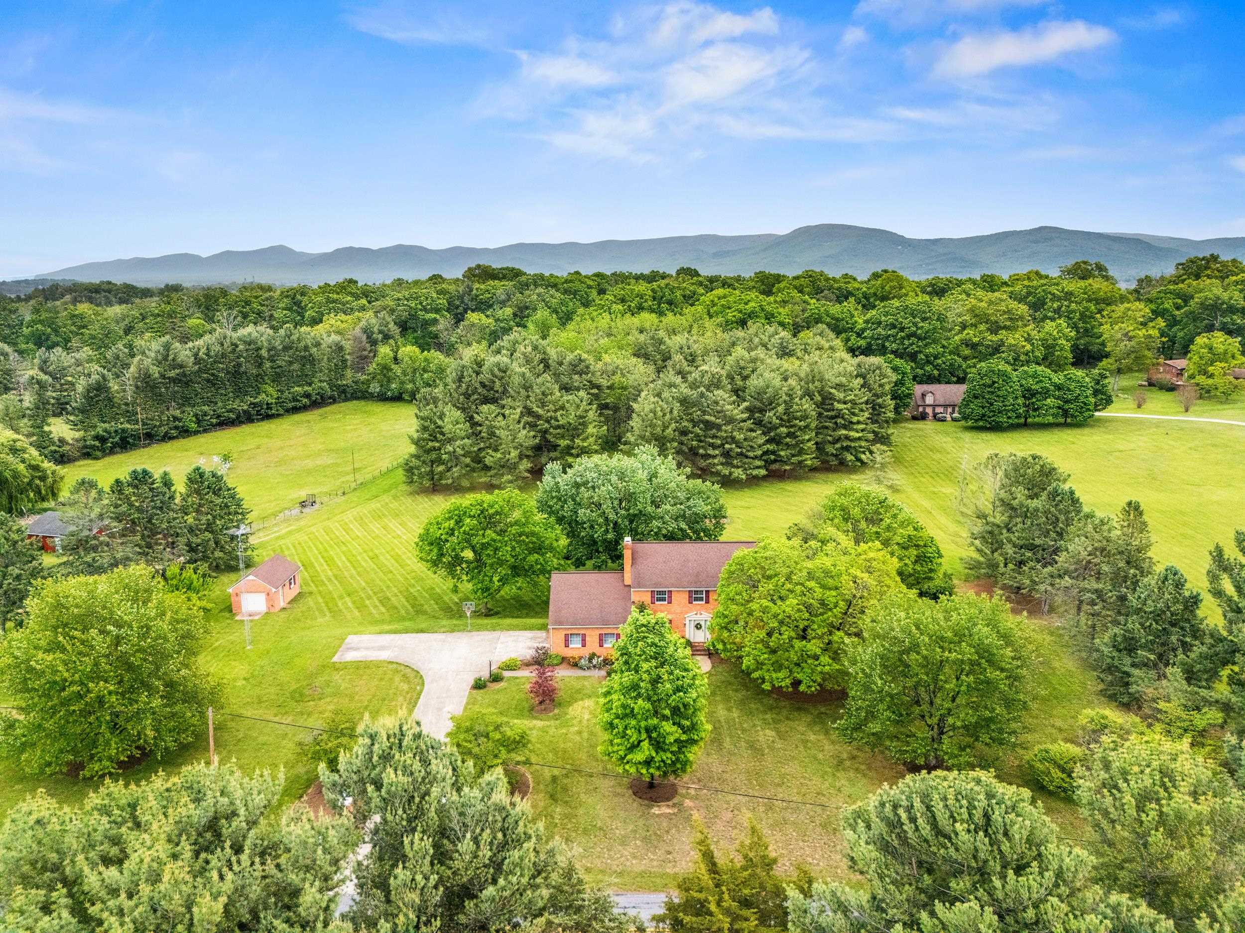 32 HENKEL RD