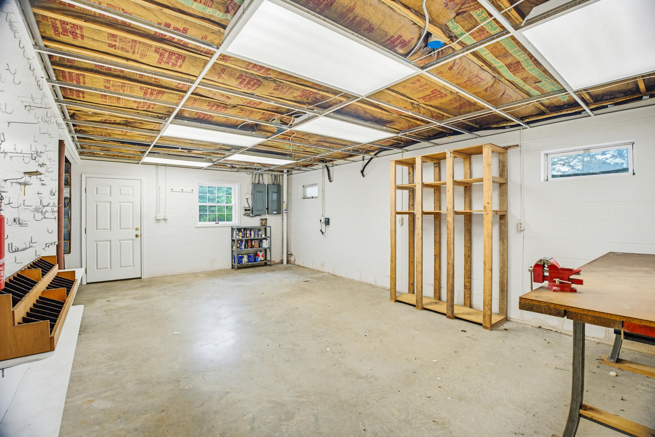 32 HENKEL RD