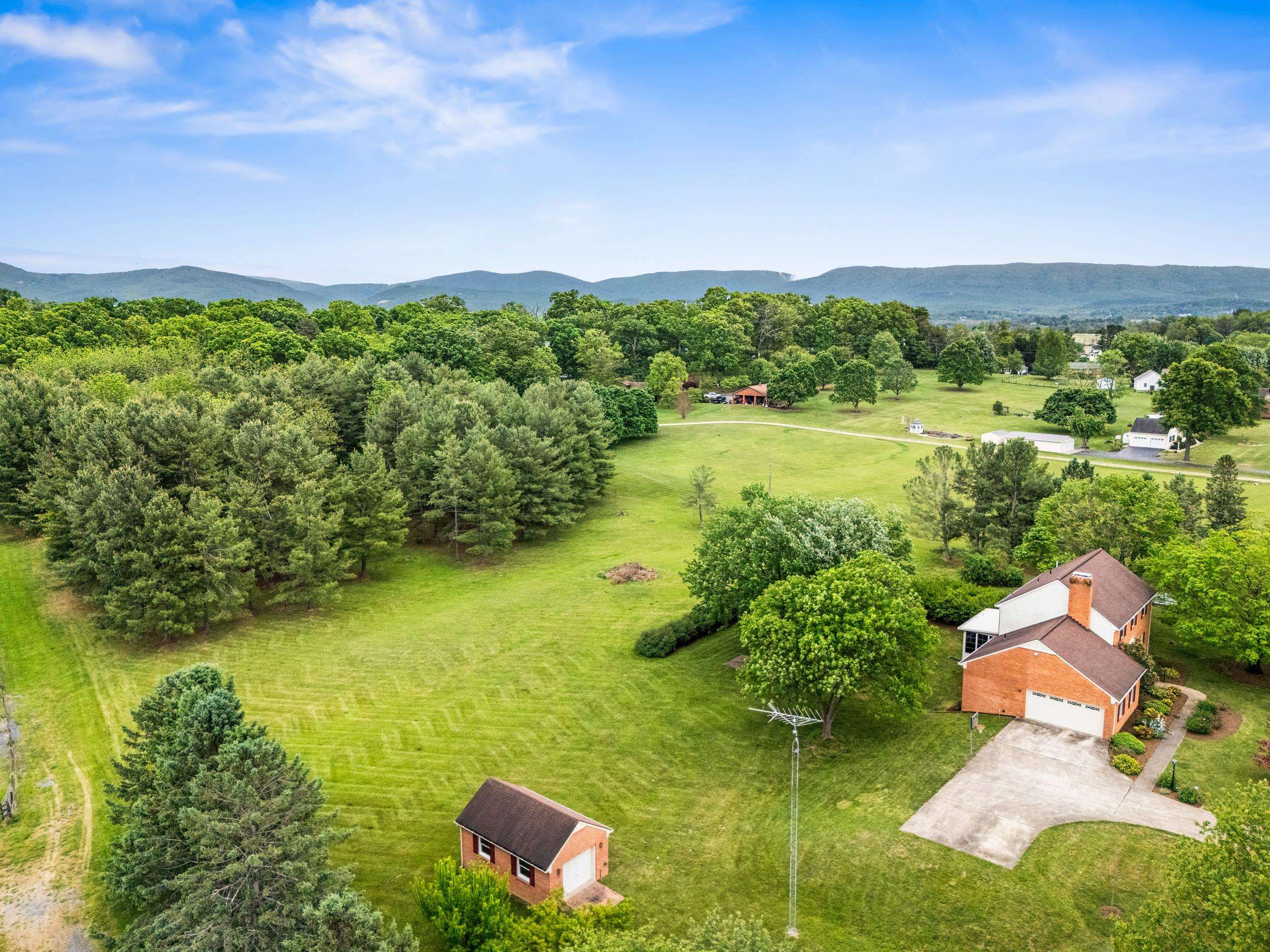 32 HENKEL RD