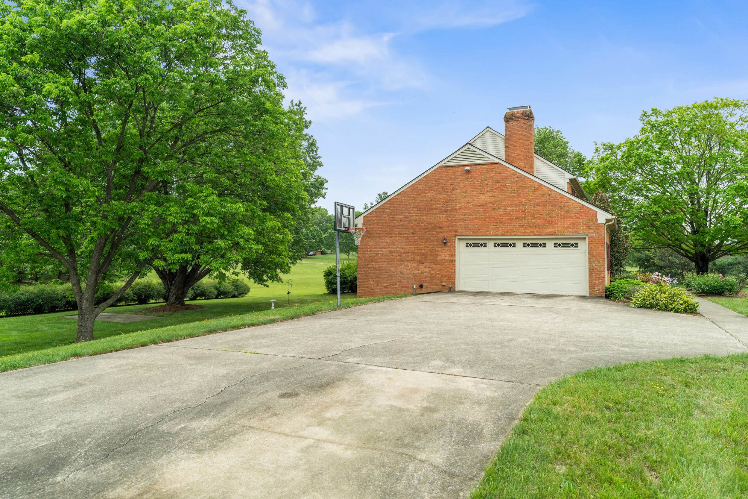32 HENKEL RD
