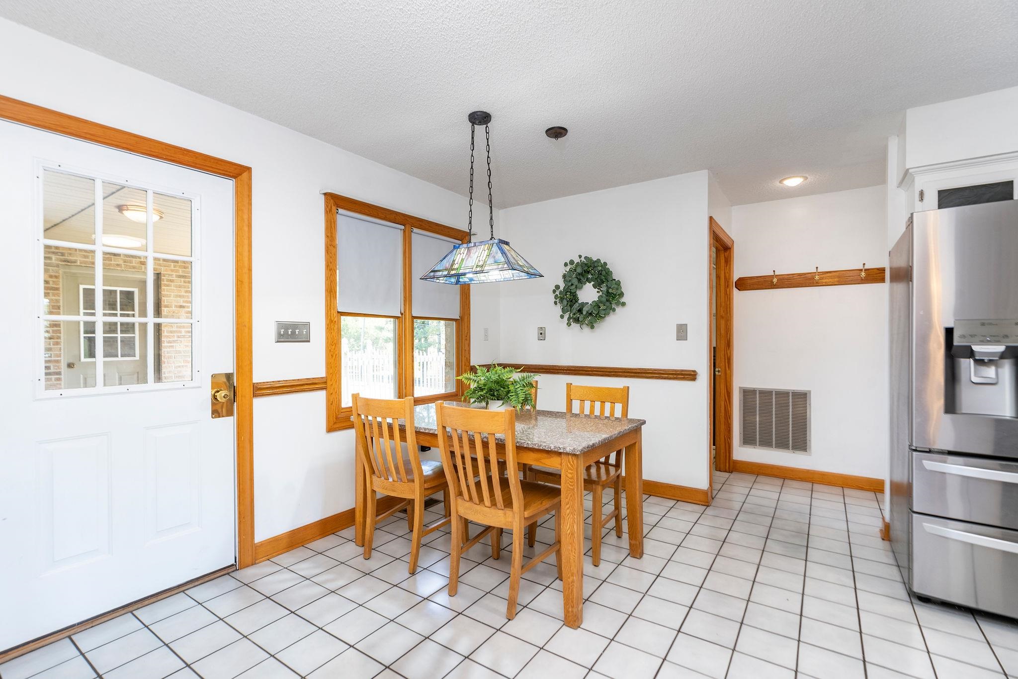 23 ENTRY SCHOOL RD