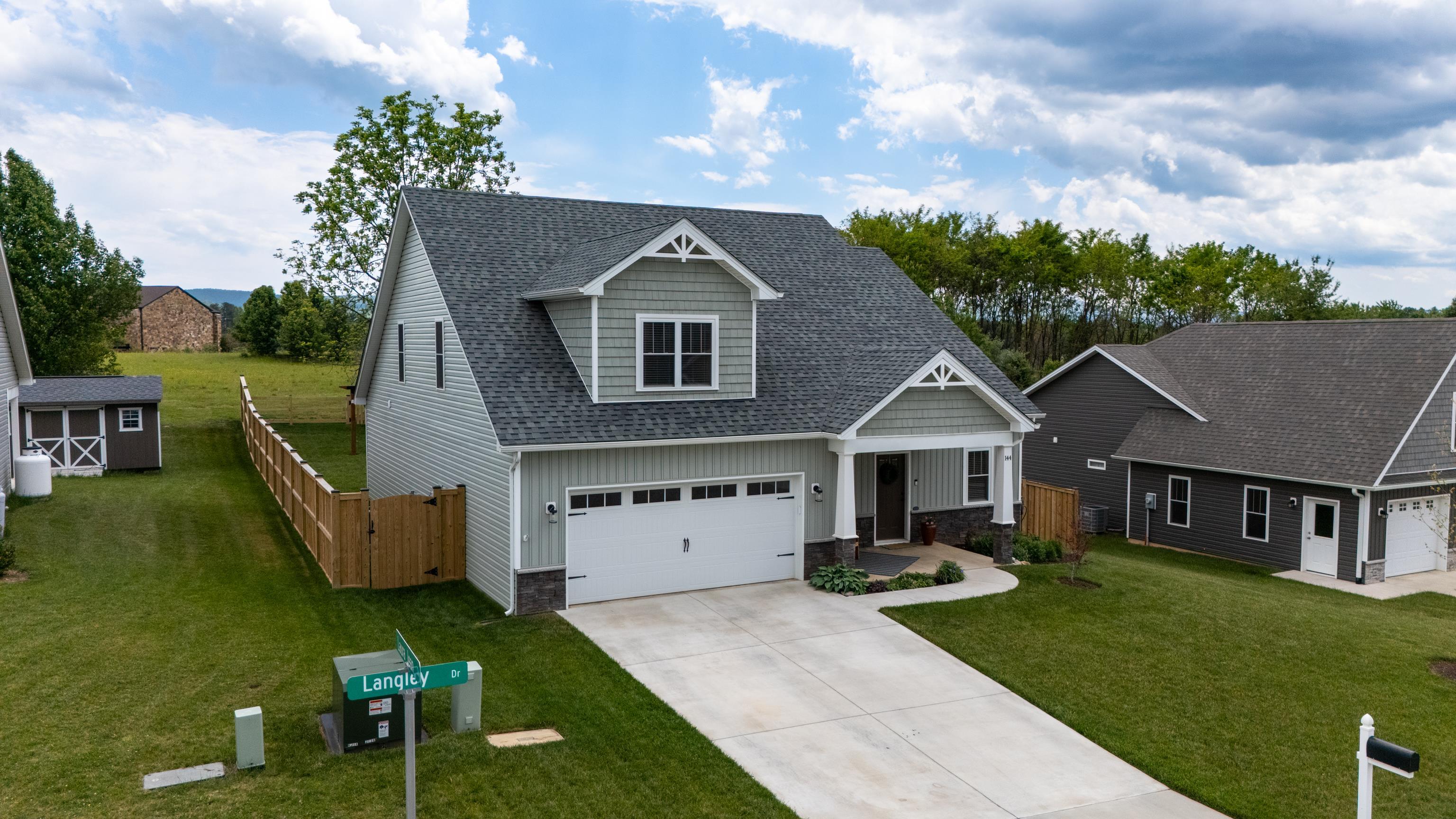 144 LANGLEY DR