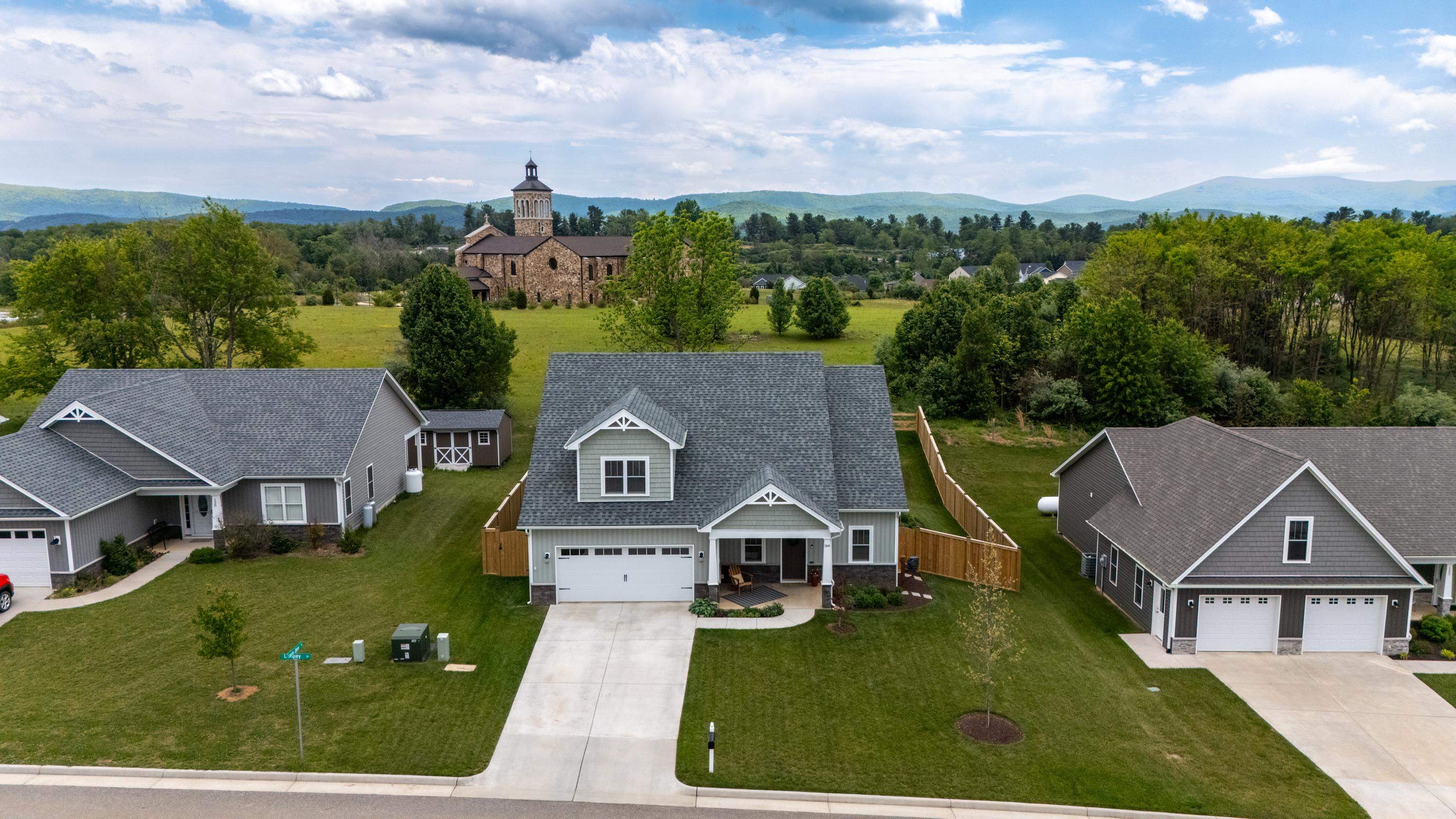 144 LANGLEY DR