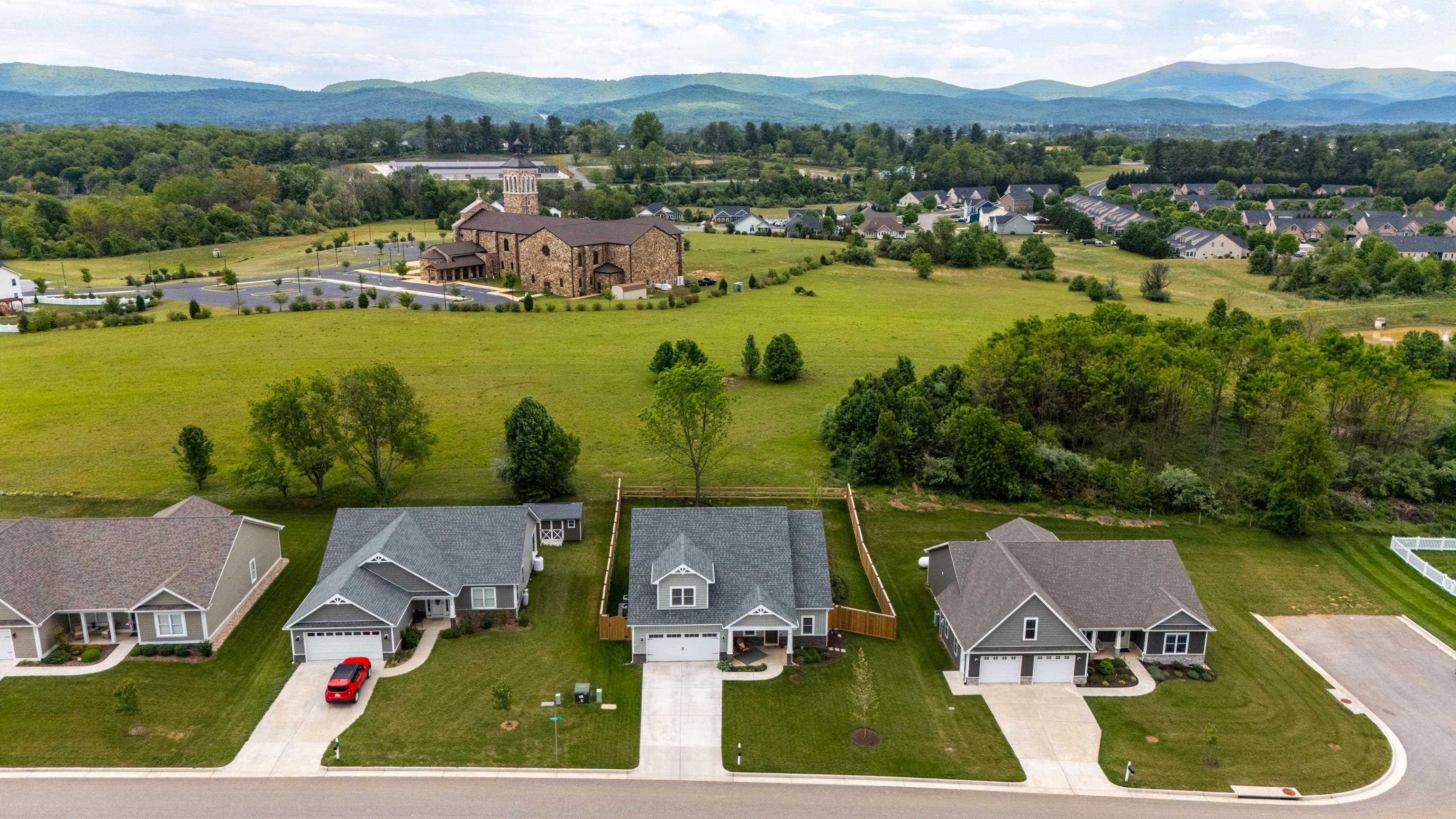 144 LANGLEY DR