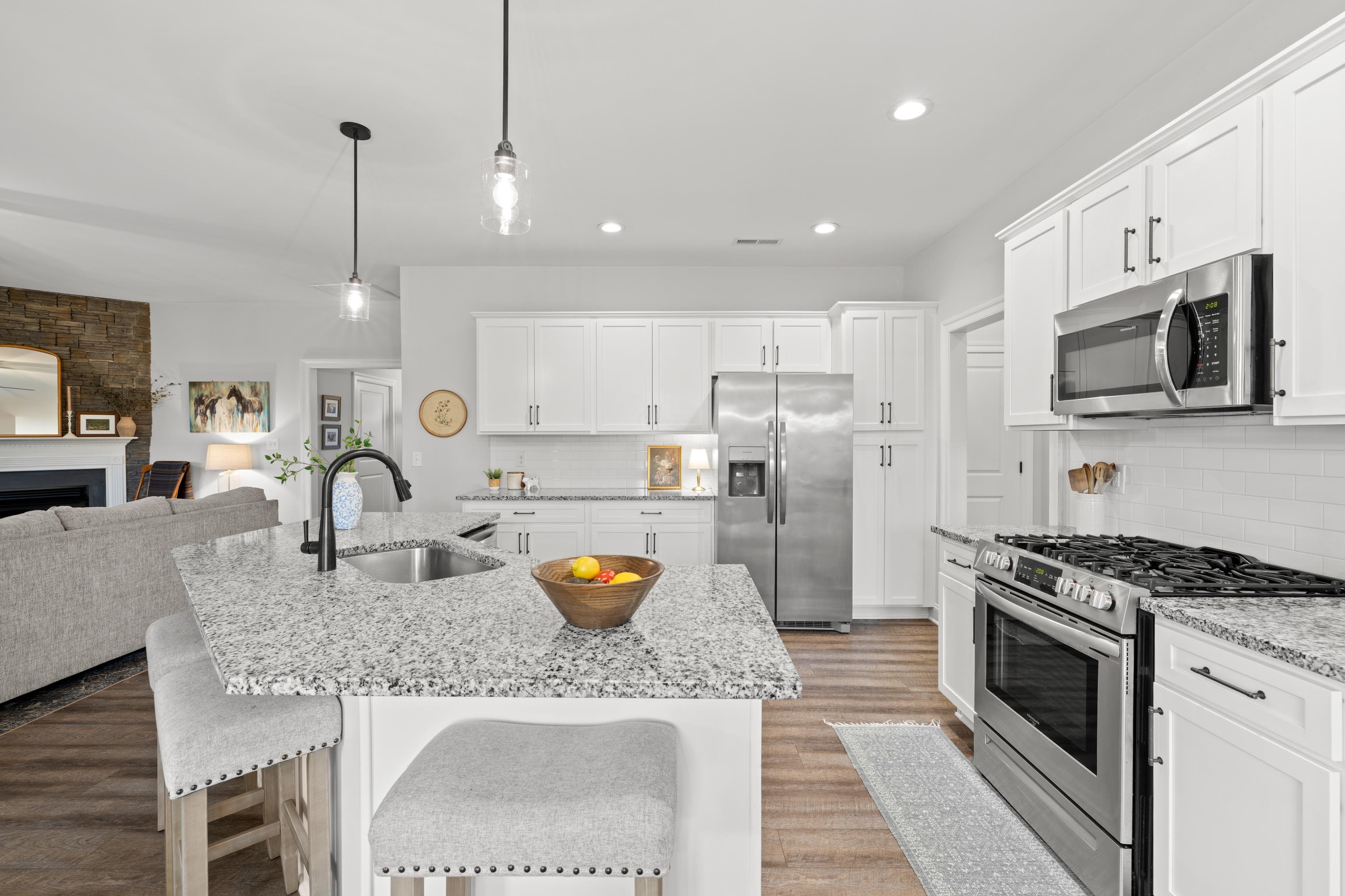 144 LANGLEY DR