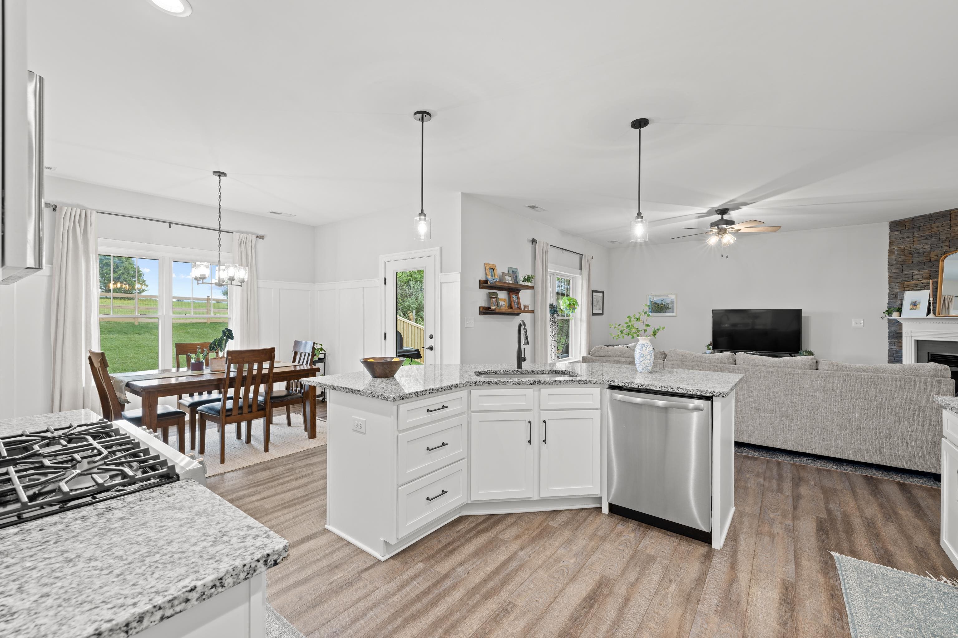 144 LANGLEY DR