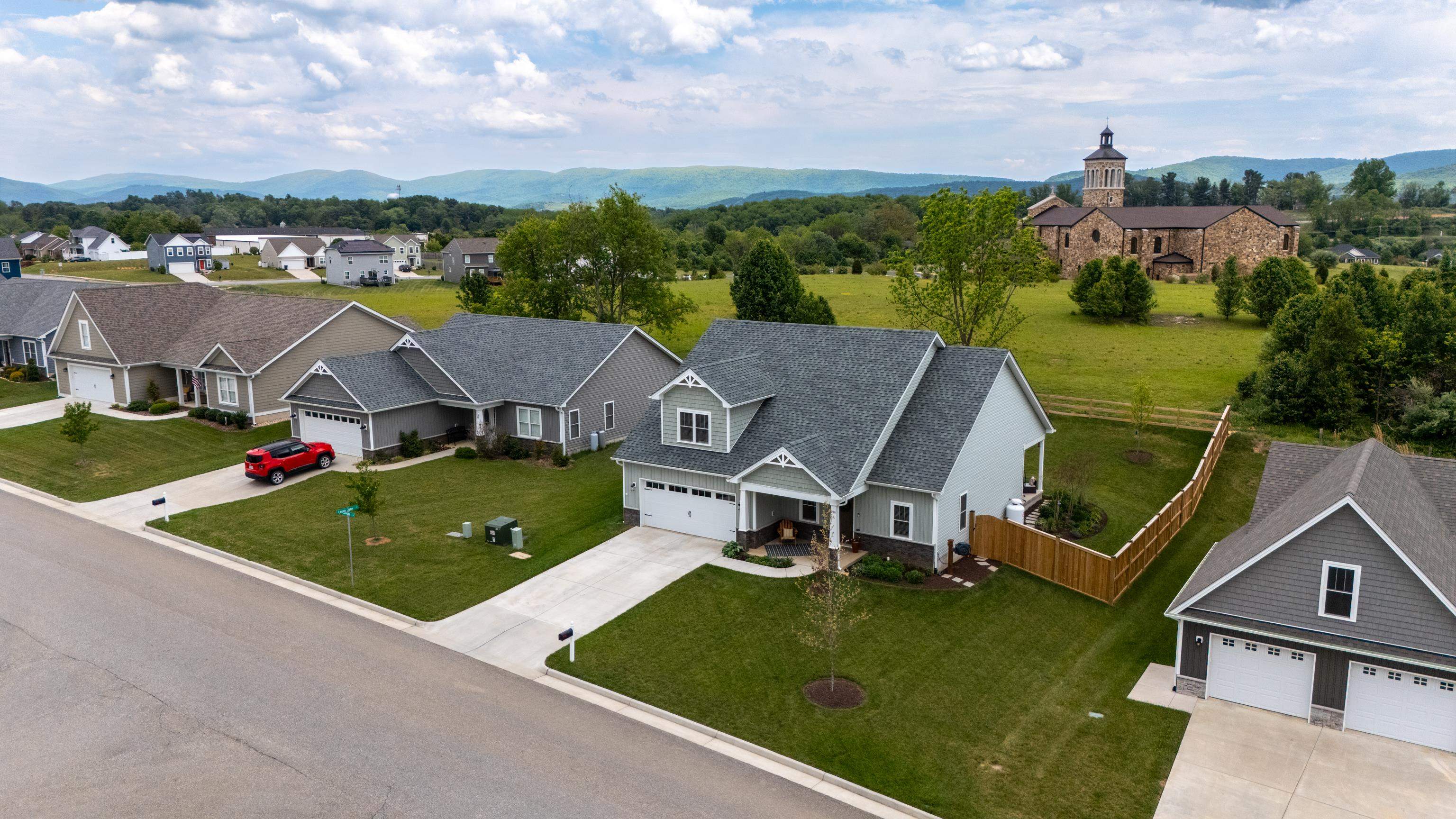 144 LANGLEY DR