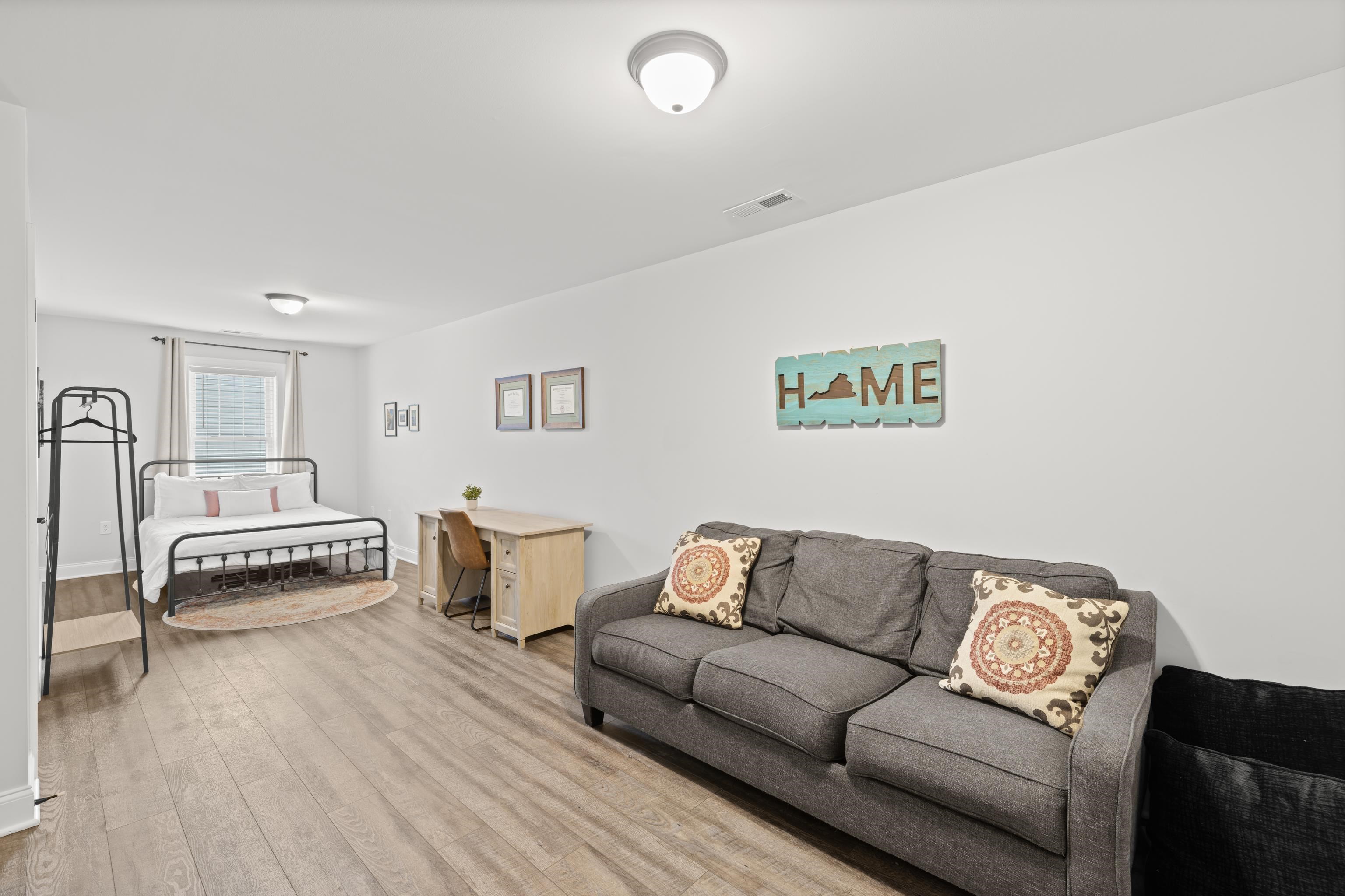 144 LANGLEY DR