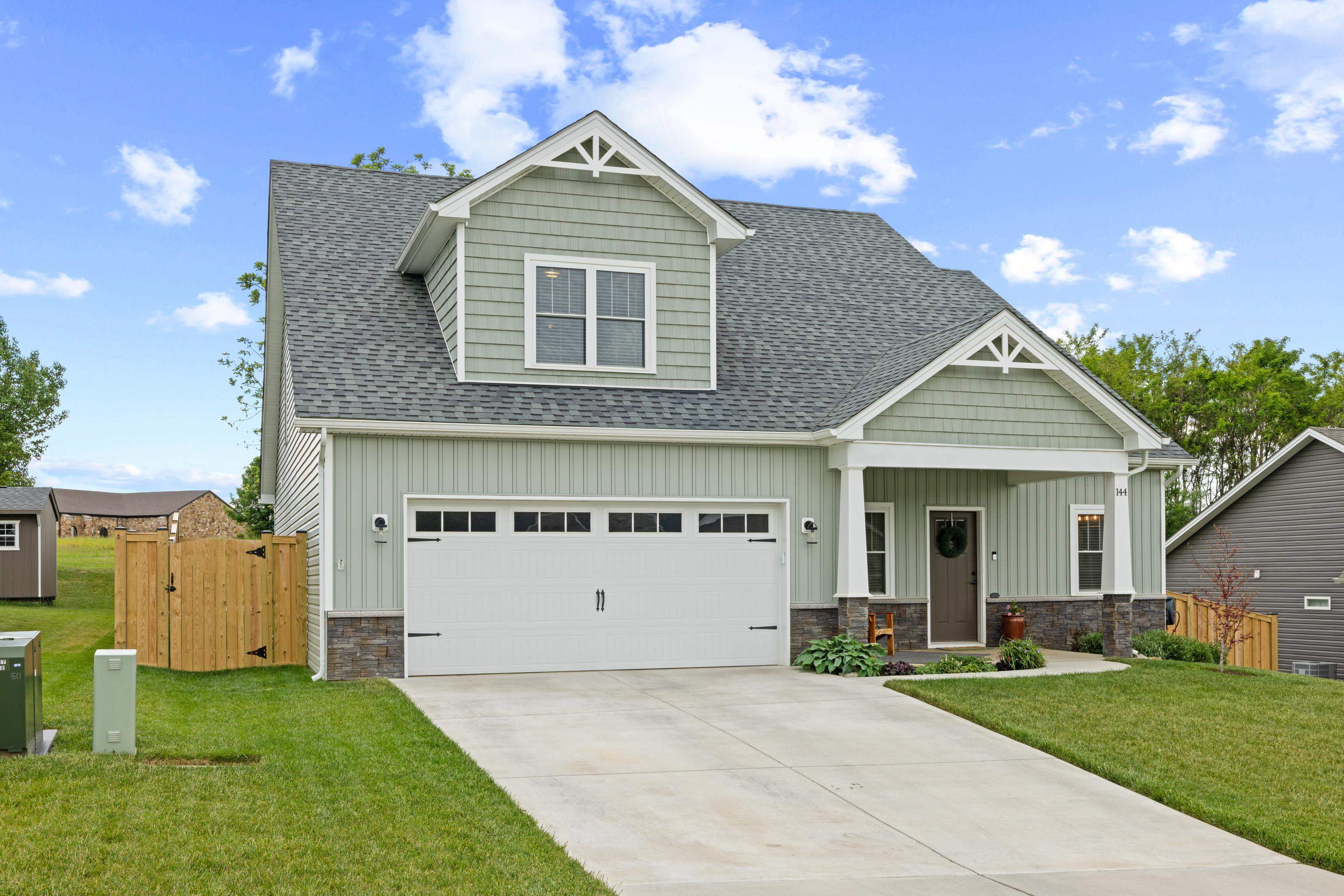 144 LANGLEY DR