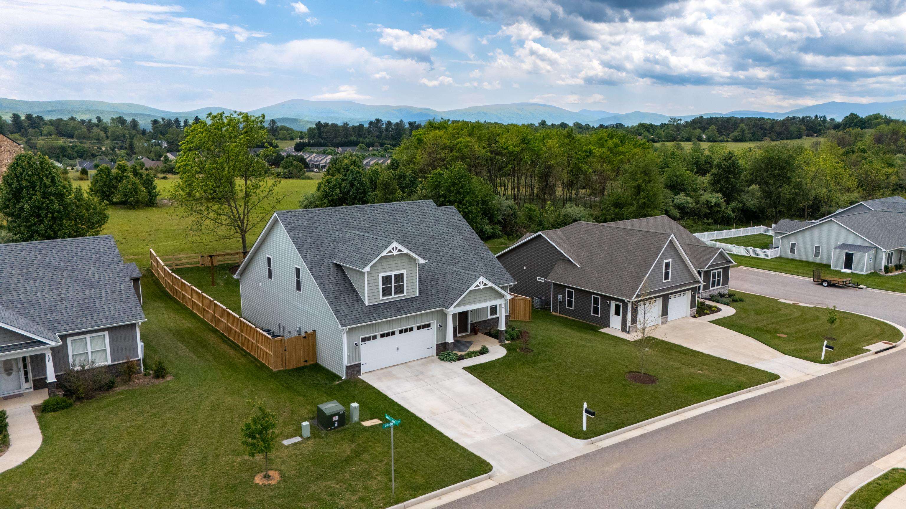 144 LANGLEY DR