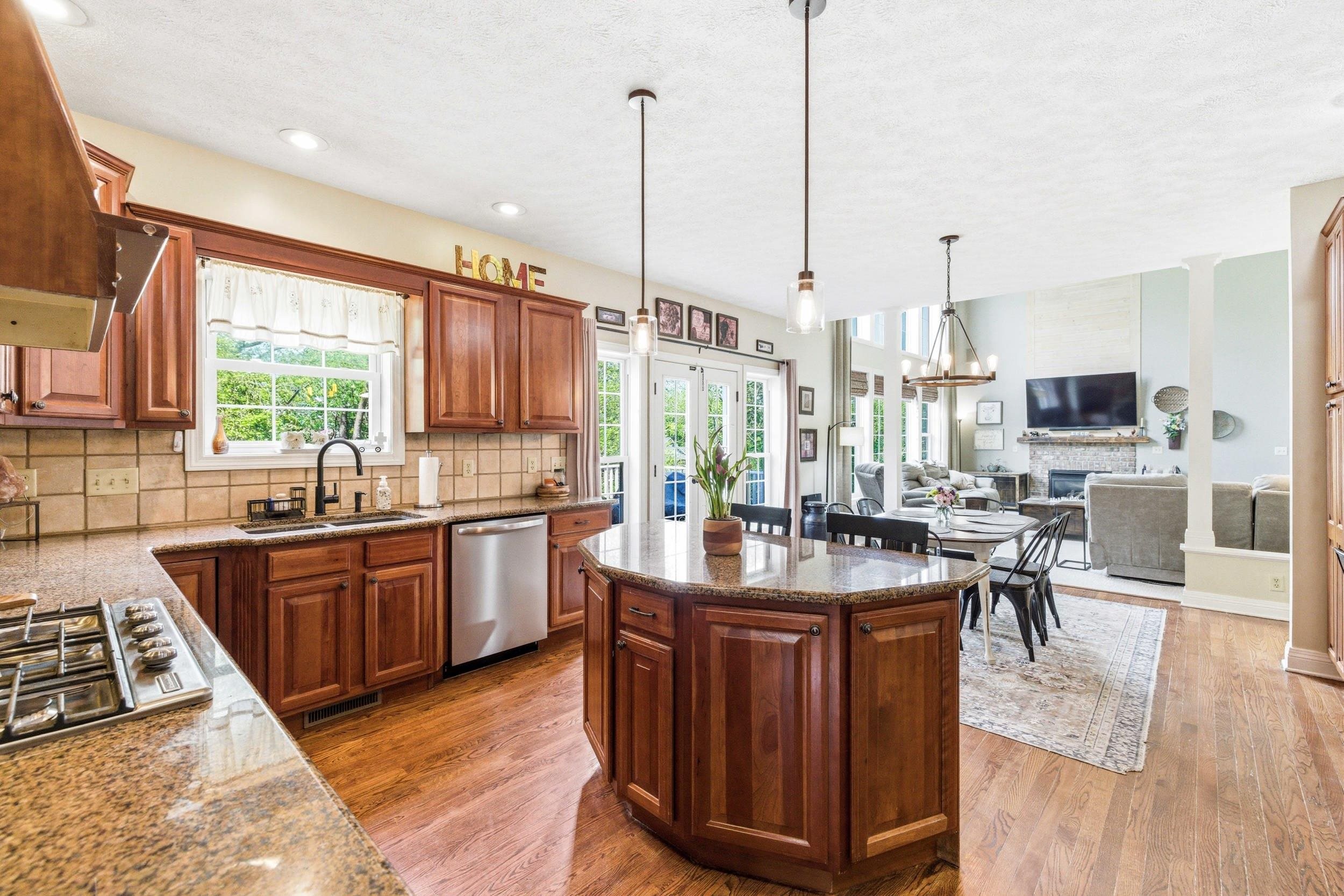 240 NORTHVIEW DR