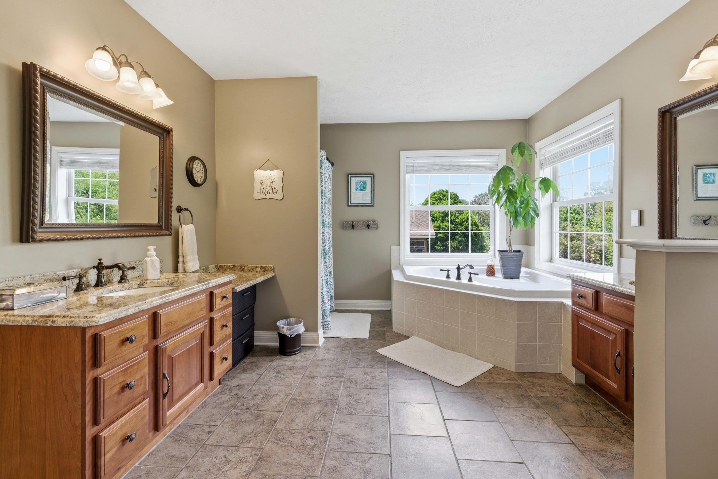 240 NORTHVIEW DR