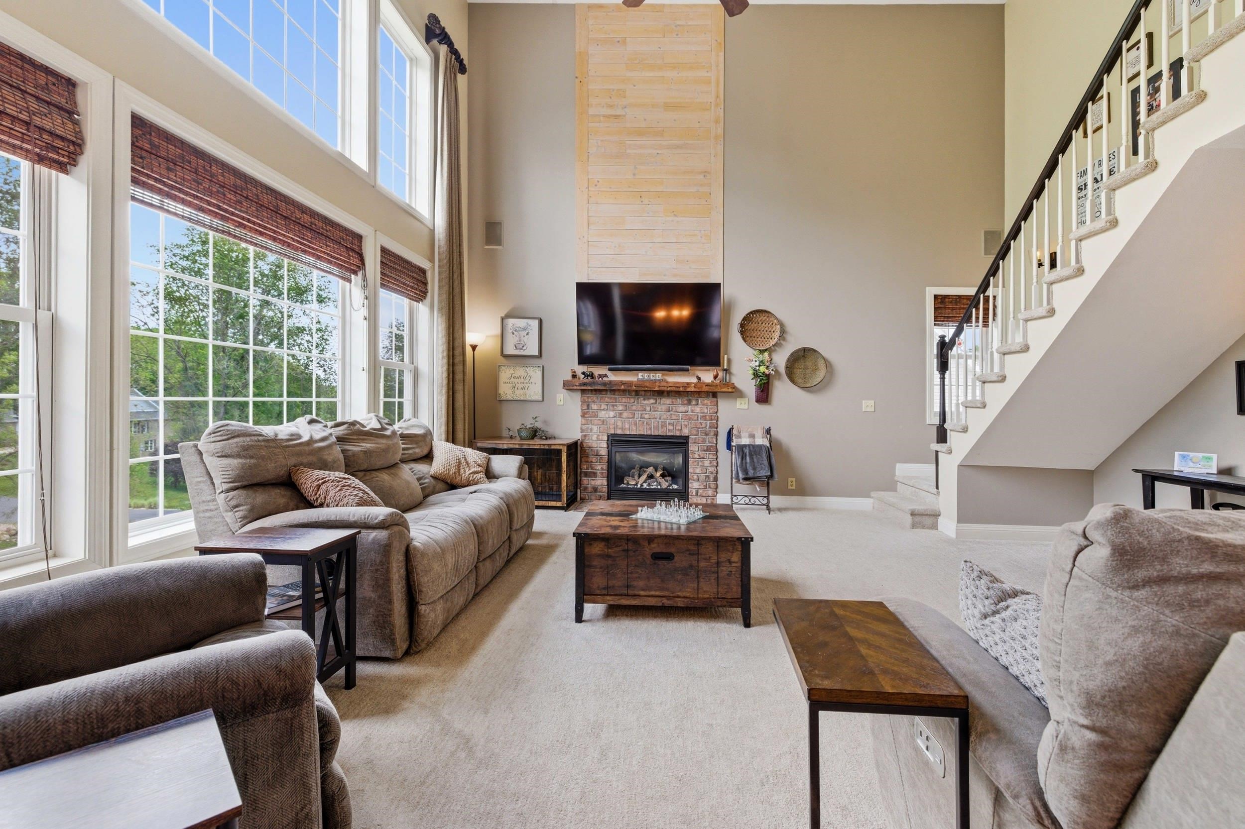 240 NORTHVIEW DR