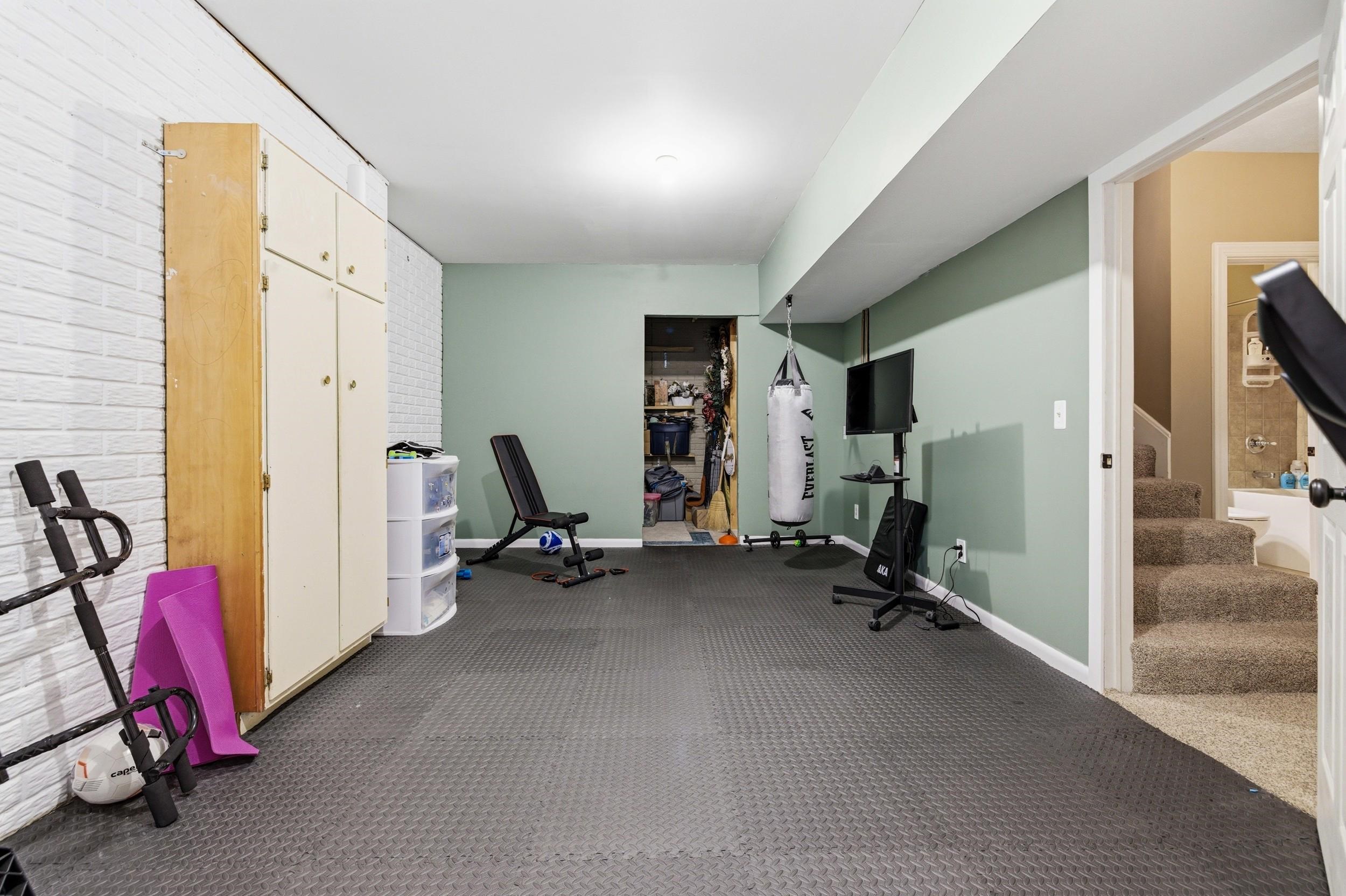 240 NORTHVIEW DR