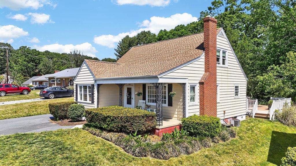 1003 SKYMONT RD