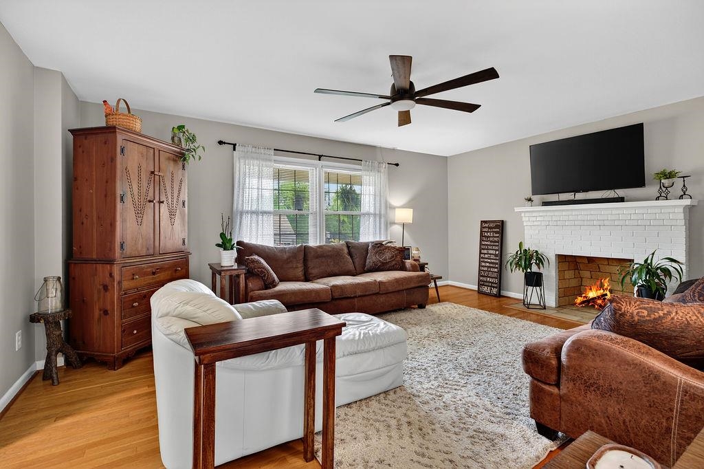 151 SUNSET DR
