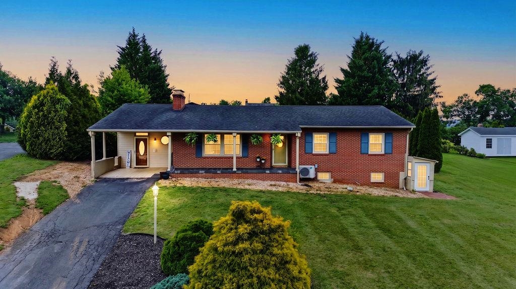151 SUNSET DR