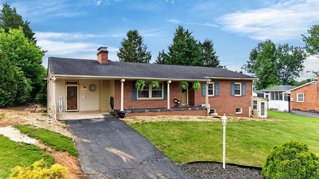 151 SUNSET DR