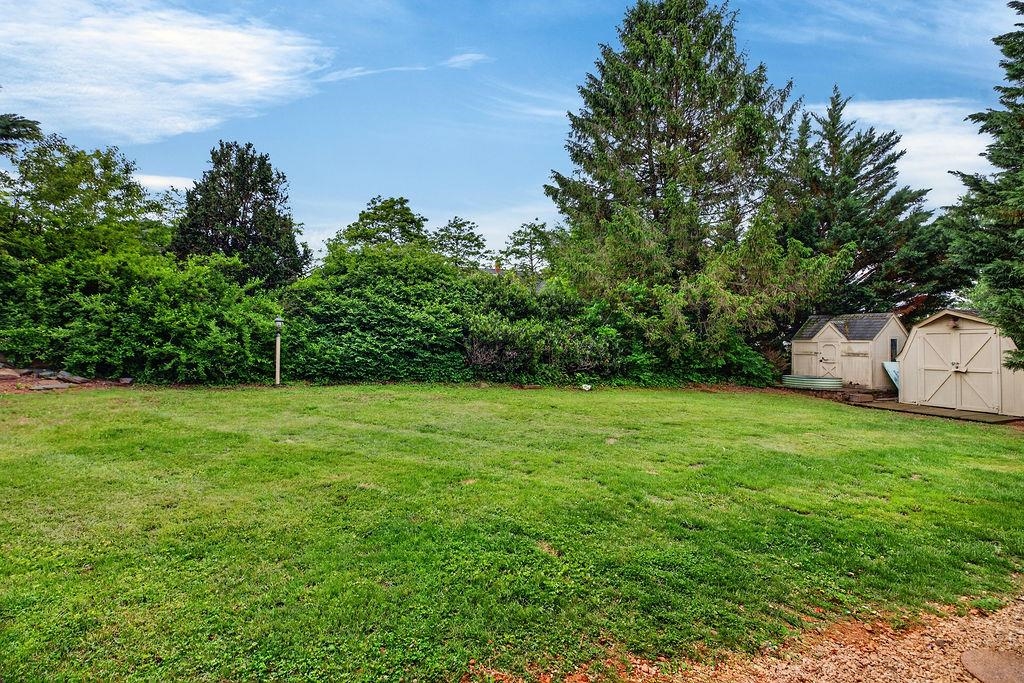 151 SUNSET DR