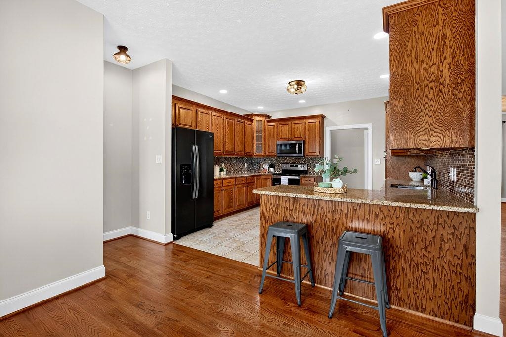 14 OLD OAK DR