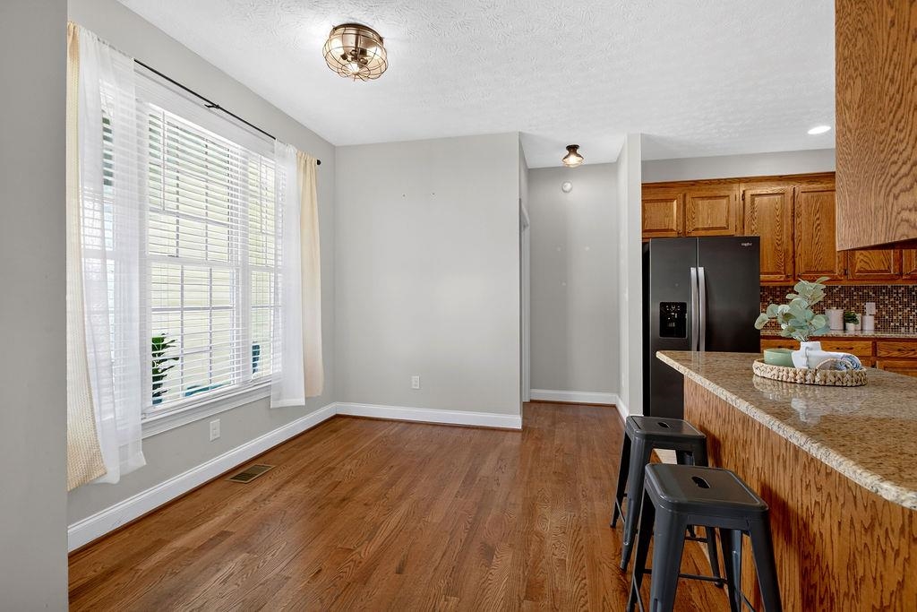 14 OLD OAK DR